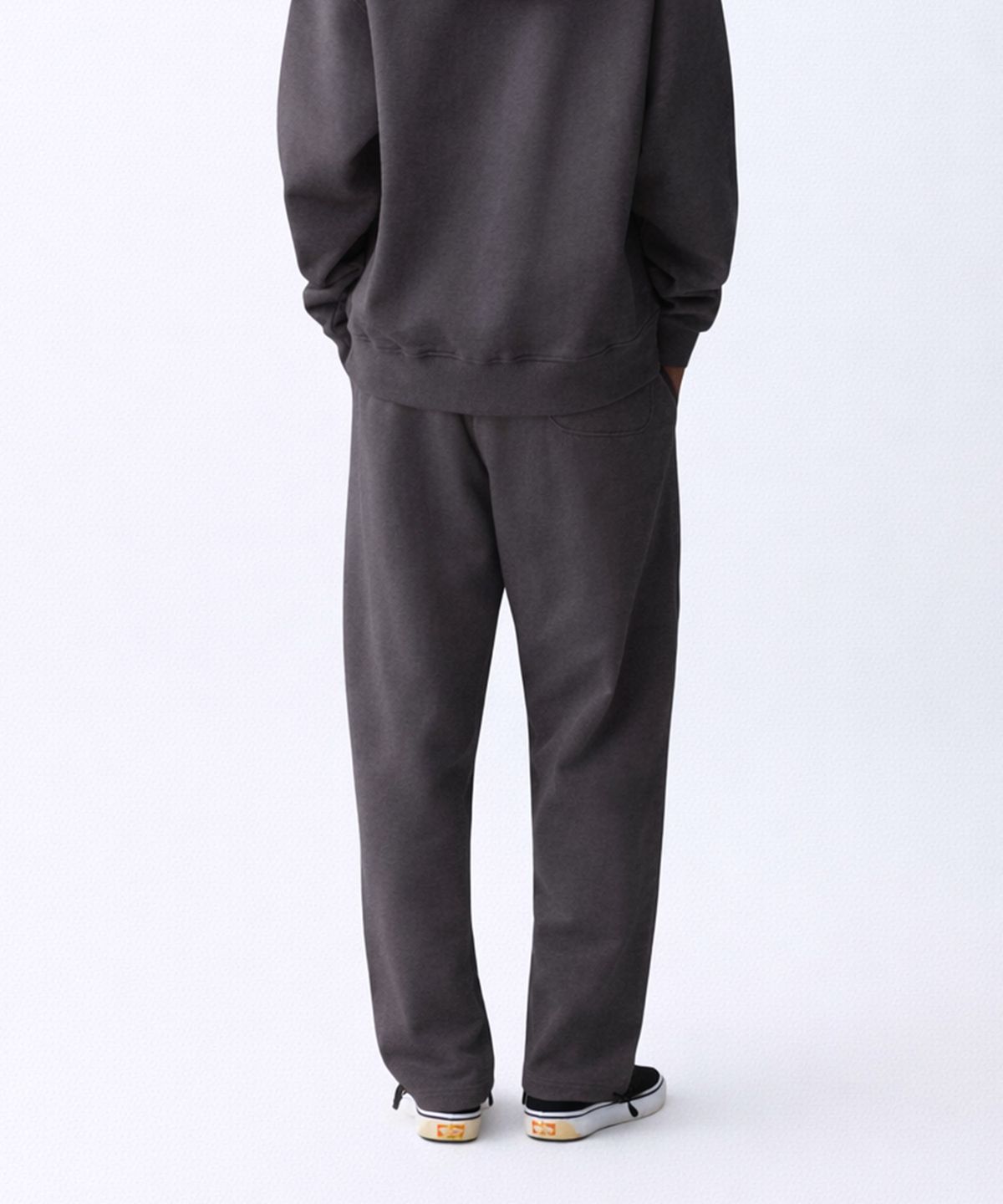 에이던엠(ADERNM) ESSENTIAL SWEAT PANTS (DARK GRAY)