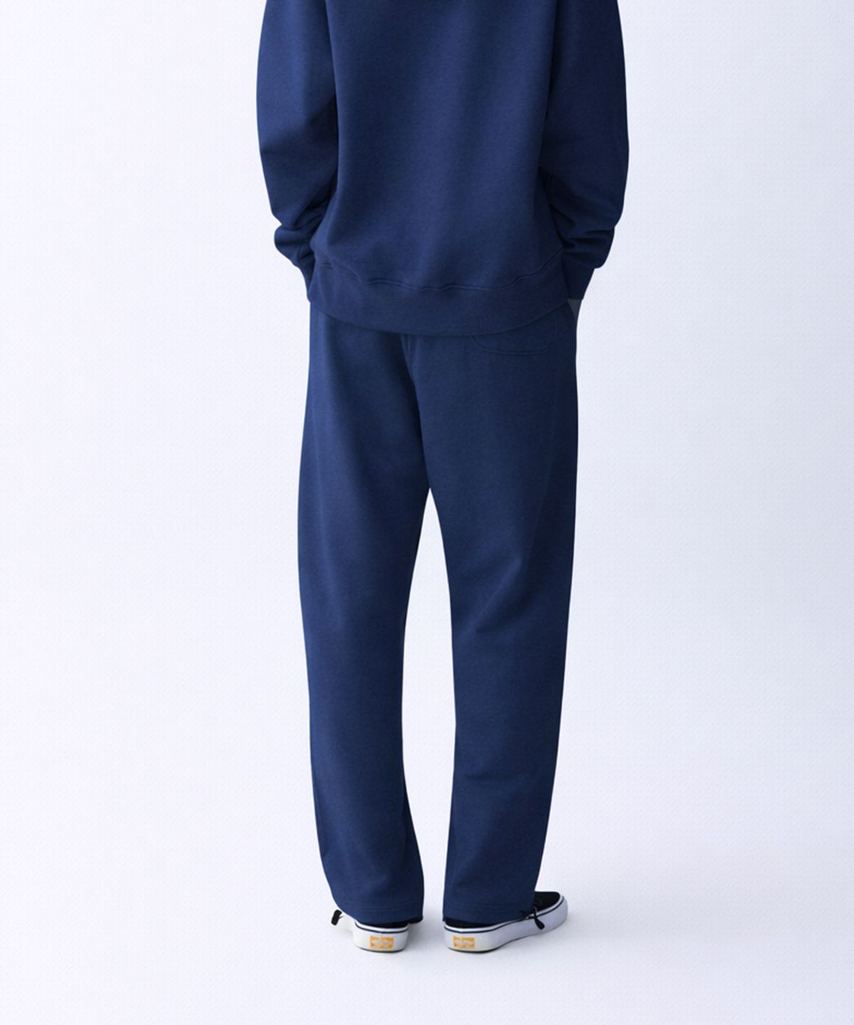 에이던엠(ADERNM) ESSENTIAL SWEAT PANTS (BLUE)