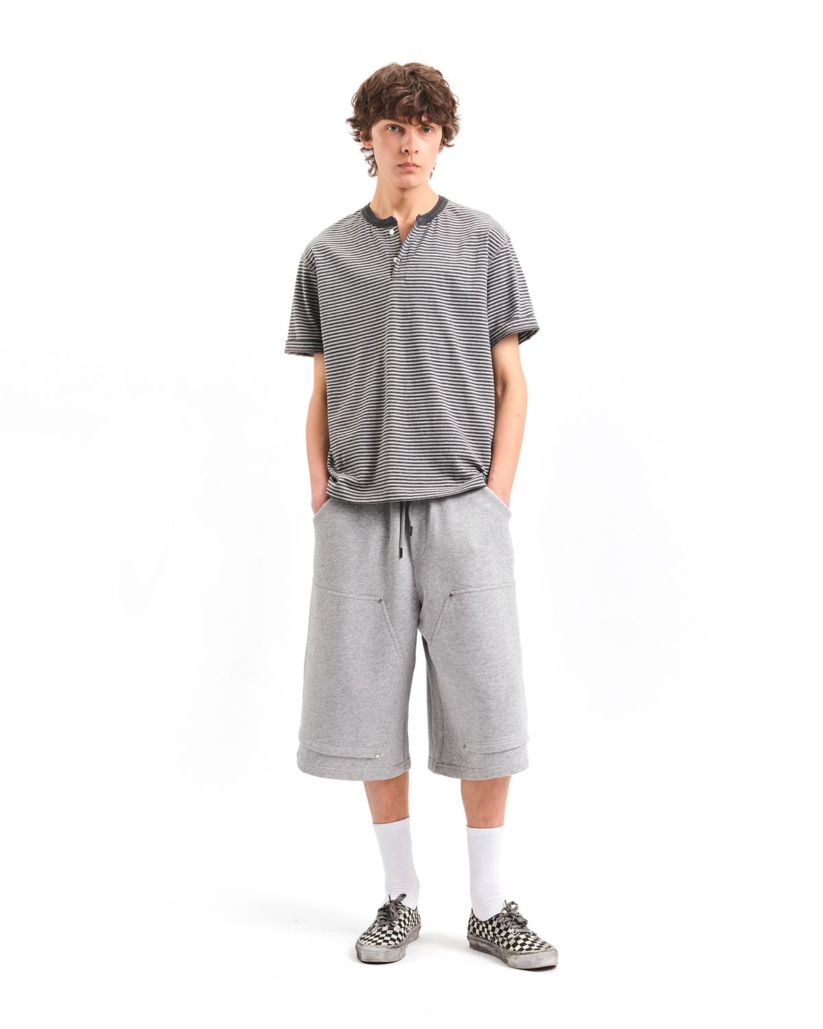 포커페이스(POKERFACE) STRIPE HENLEY NECK T-SHIRTS GREY