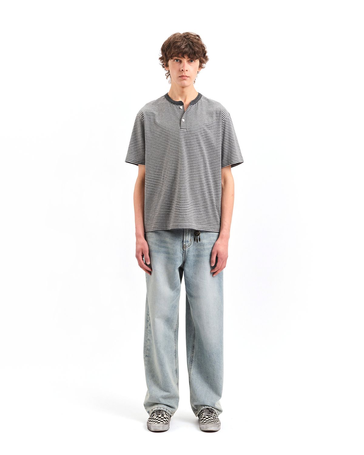 포커페이스(POKERFACE) STRIPE HENLEY NECK T-SHIRTS GREY