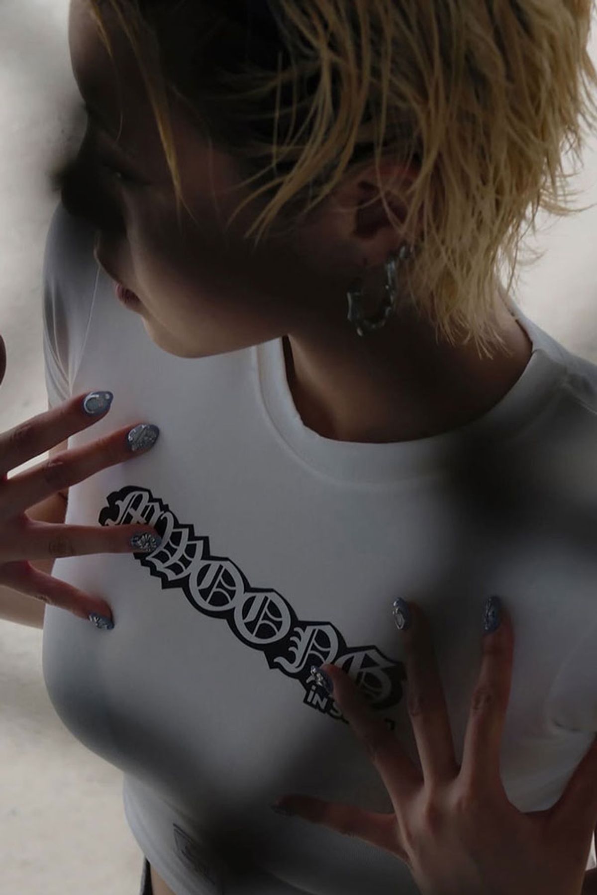 뭉(MWOONG) bloom in Seoul crop Tee(white)