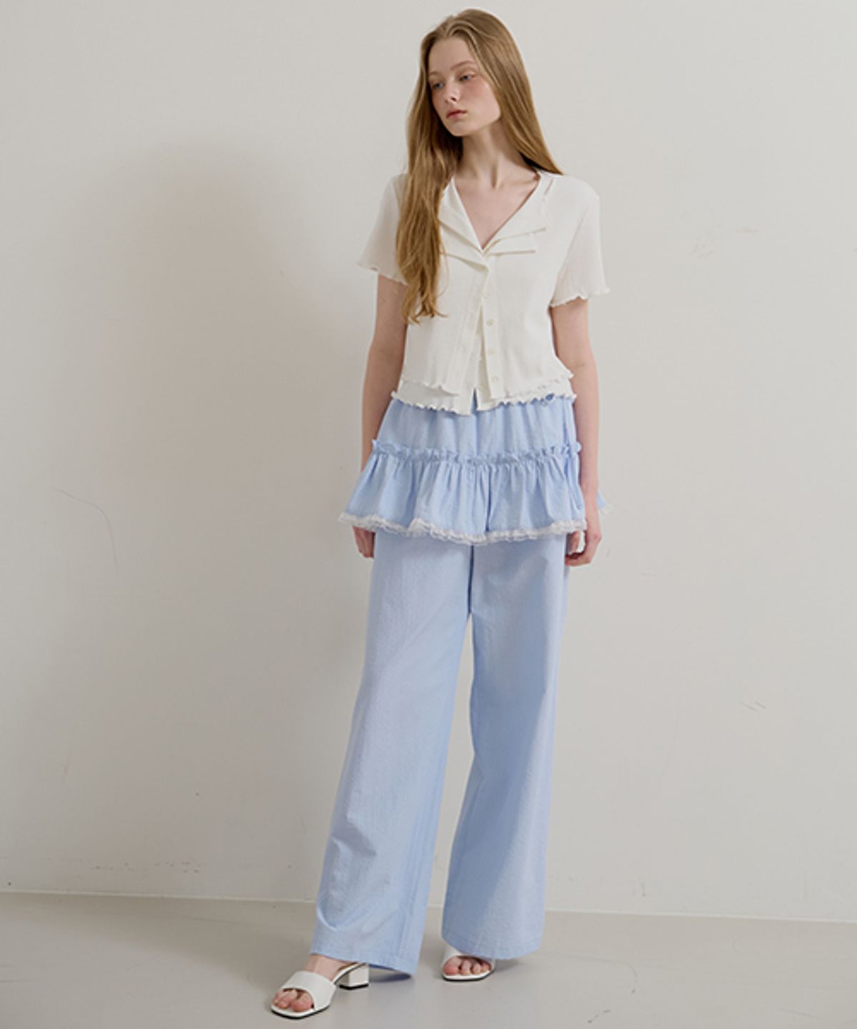 모어댄라이크(MORE THAN LIKE) STRIPE SKIRT PANTS - SKYBLUE