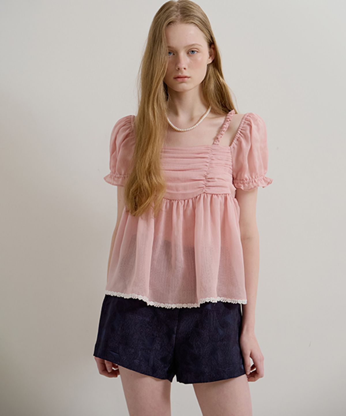 모어댄라이크(MORE THAN LIKE) EVE SHIRRING LACE BLOUSE - PINK