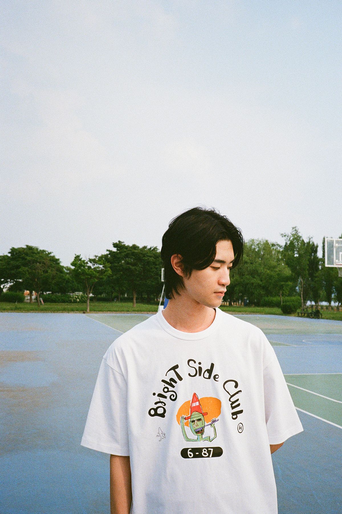 홀리선(HORLISUN) 25 B.S.C GRAPHIC T-SHIRT ALIEN