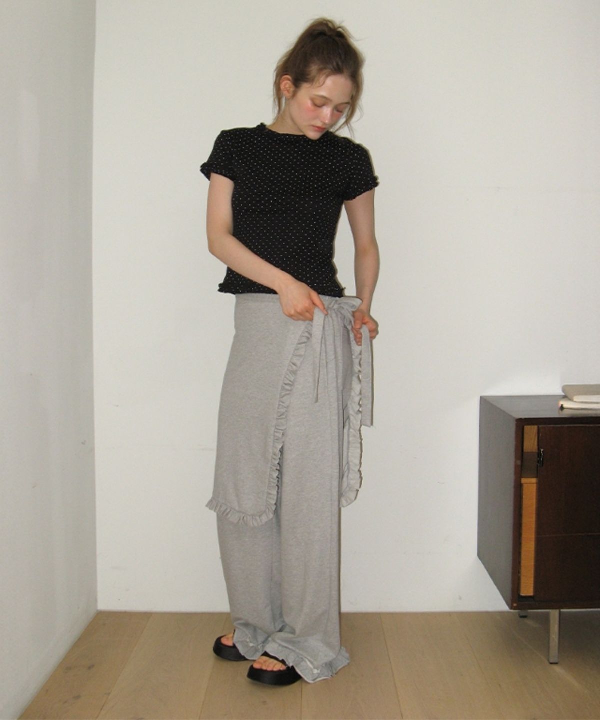 론론(RONRON) RUFFLE WRAPOVER PANTS MELANGE GREY