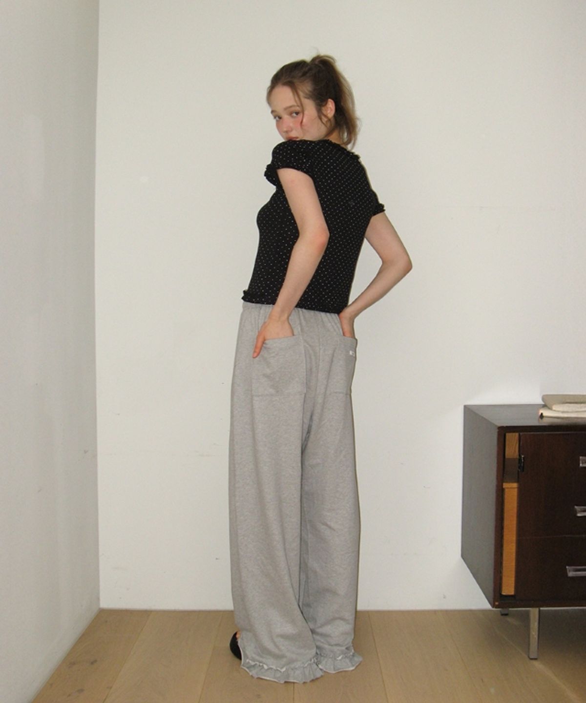 론론(RONRON) RUFFLE WRAPOVER PANTS MELANGE GREY