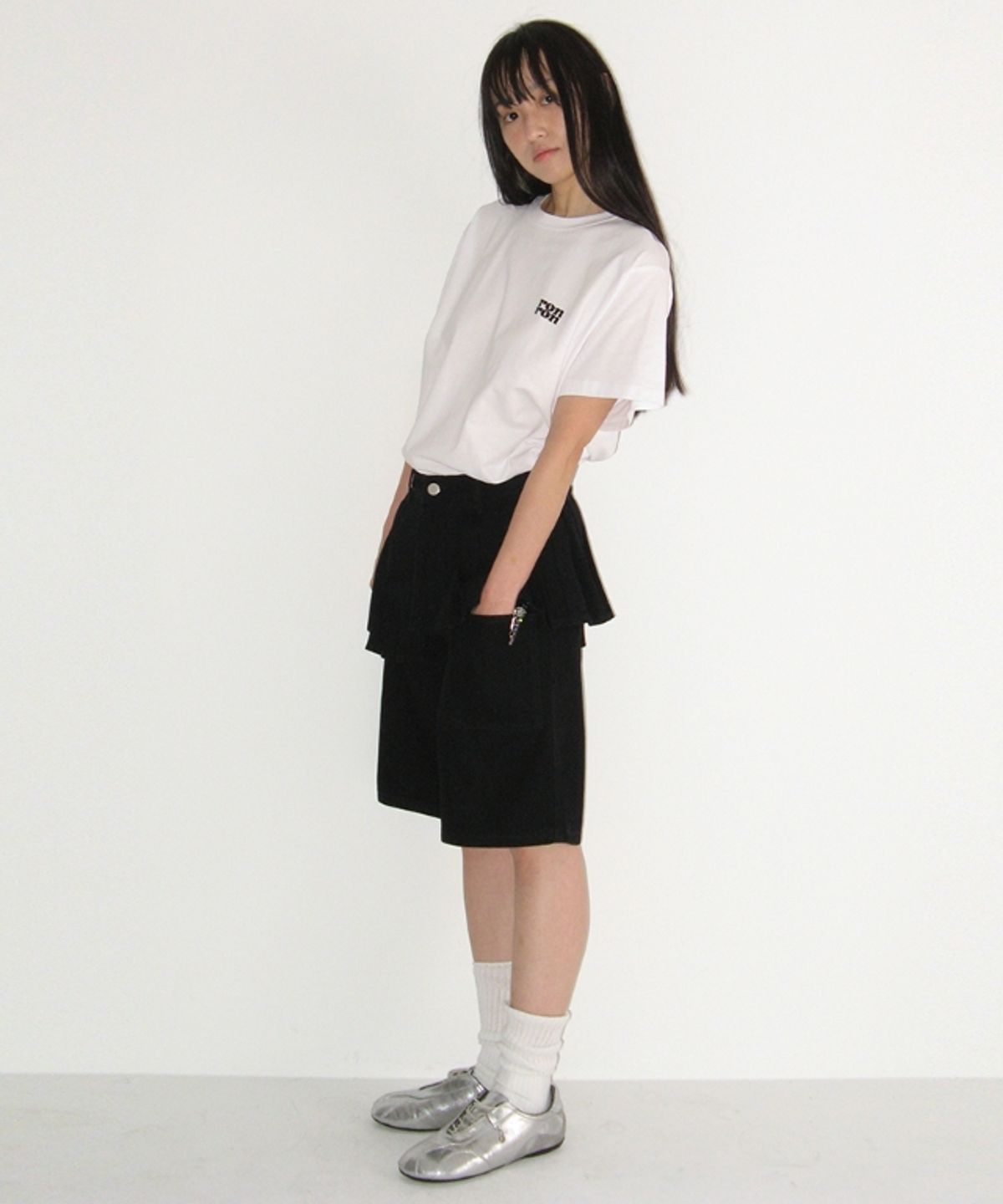 론론(RONRON) OFF BALANCE PLEAT LAYERED SHORTS PANTS BLACK