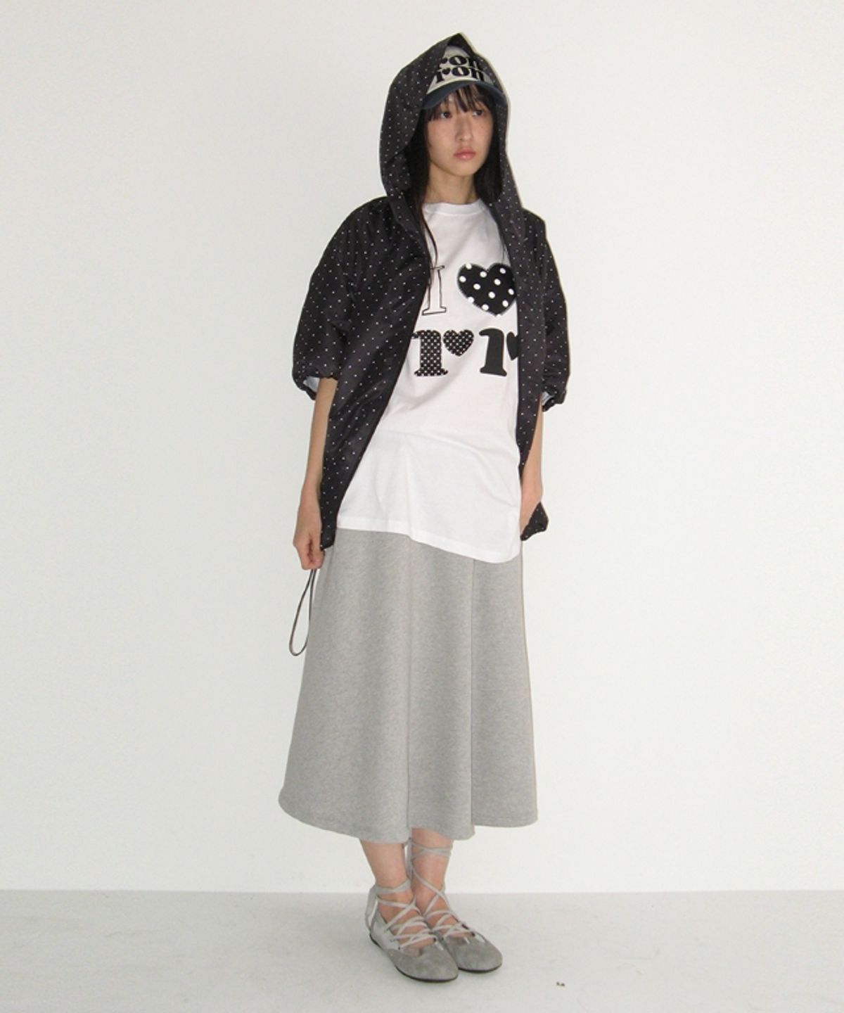 론론(RONRON) HOODED HALF SLEEVE WINDBREAKER BLACK WHITE DOT