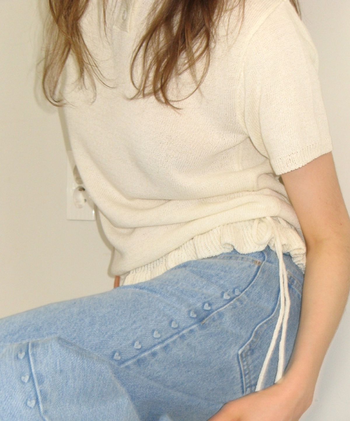 론론(RONRON) BUTTON HOODED FRILL HALF SLEEVE KNIT IVORY