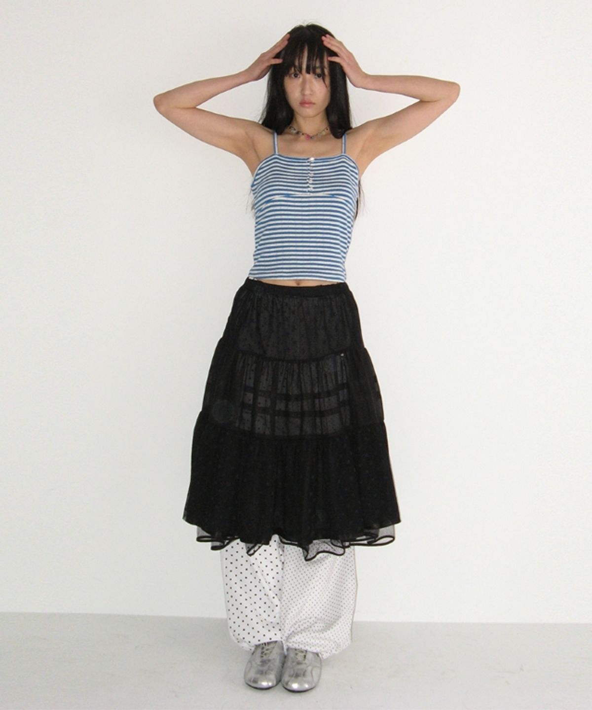 론론(RONRON) HEART BUTTON GOLGI SLEEVELESS BLUE STRIPE