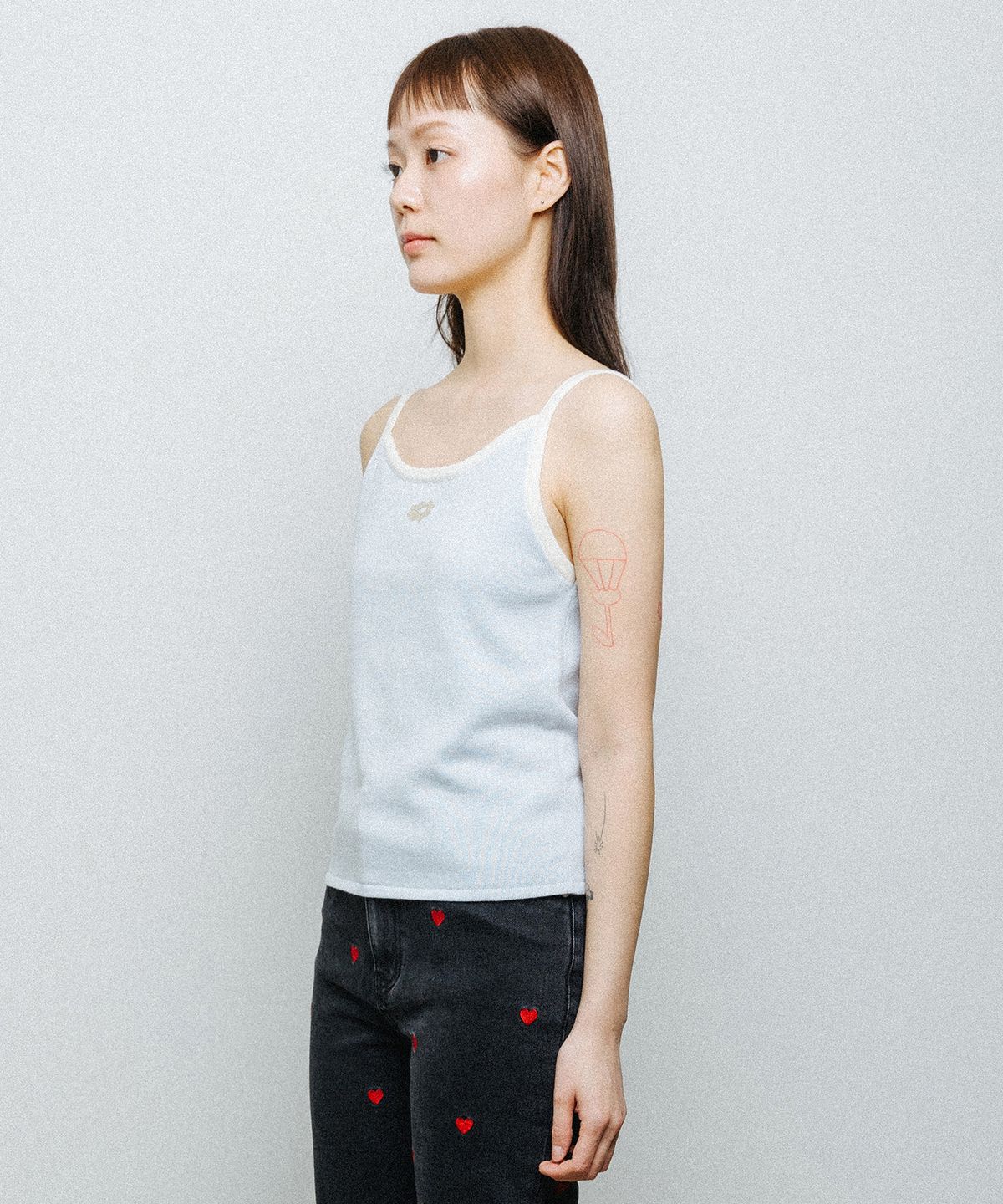 데이지신드롬(DAISY SYNDROME) SCALLOP SLEEVELESS KNIT sky blue