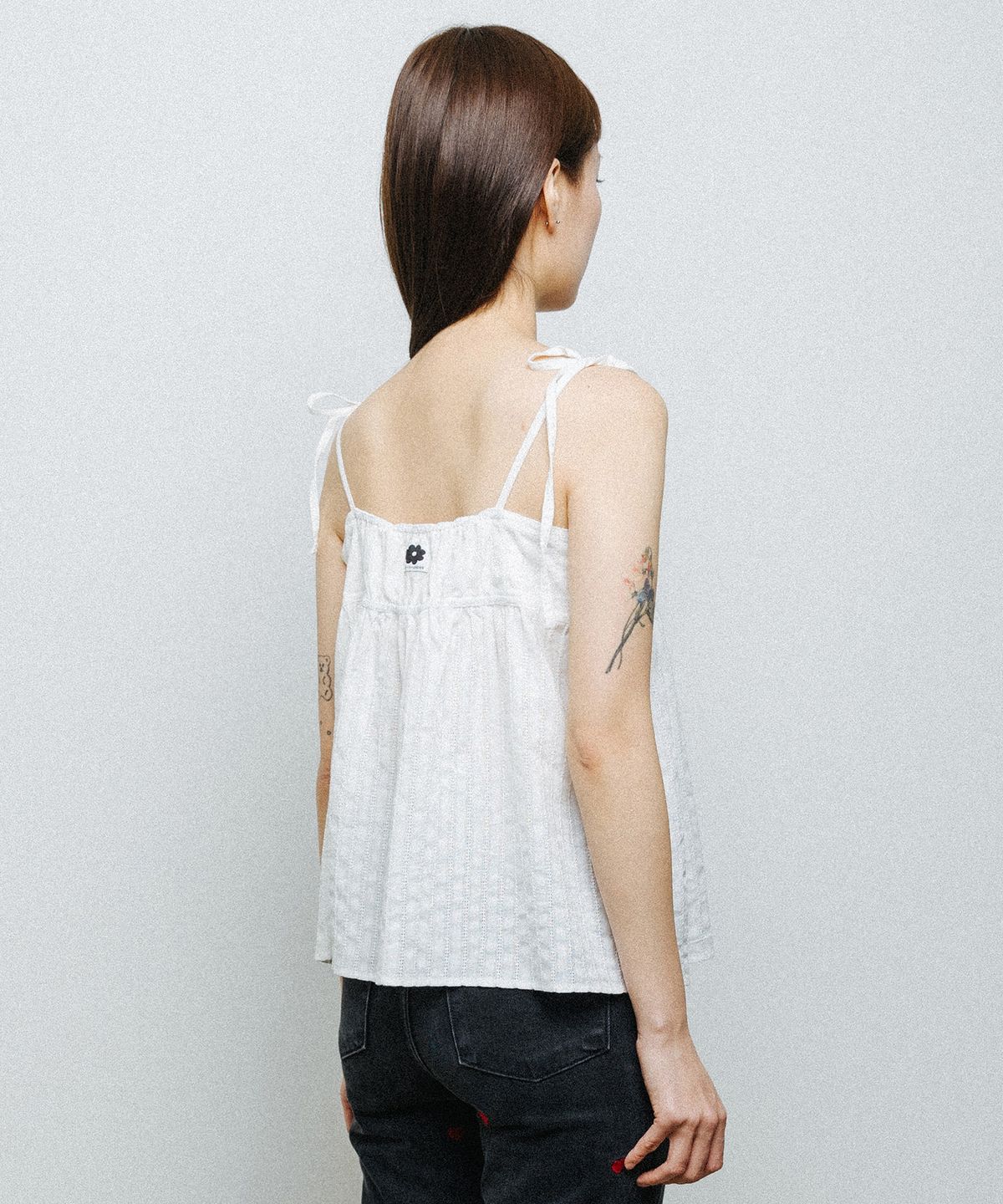 데이지신드롬(DAISY SYNDROME) CAMISOLE SHIRRING BLOUSE white