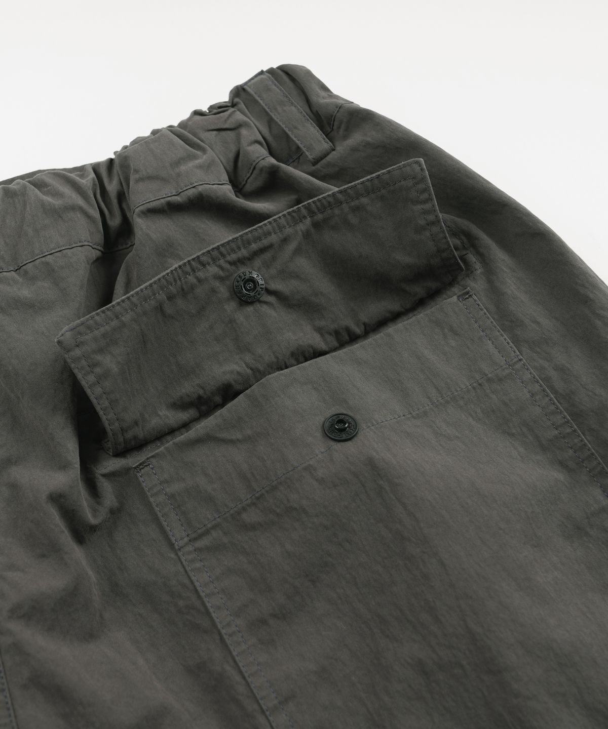 프리즘웍스(FRIZMWORKS) CN NIB FATIGUE SHORTS _ CHARCOAL