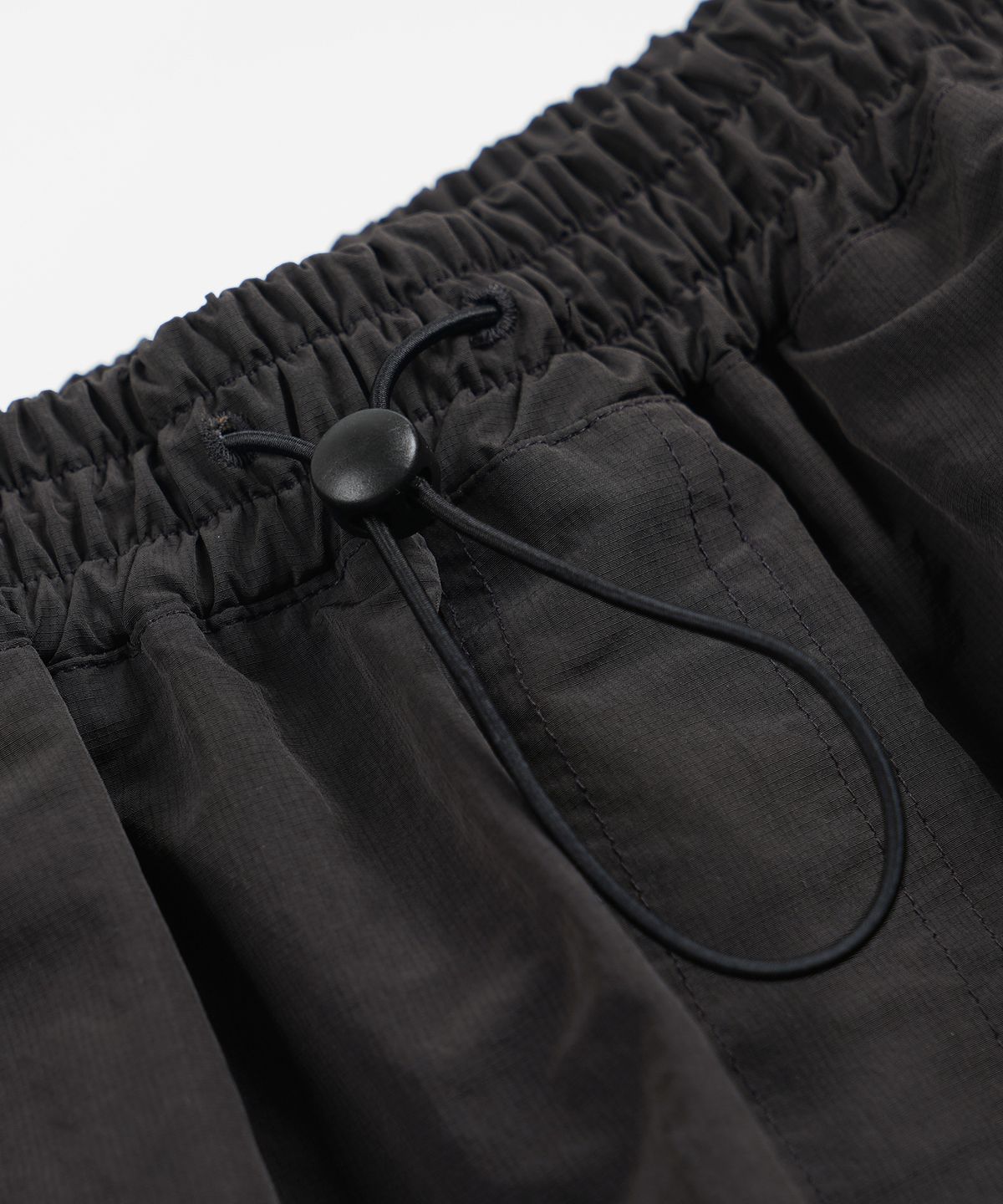프리즘웍스(FRIZMWORKS) NYLON UTILITY POCKET SHORTS _ CHARCOAL