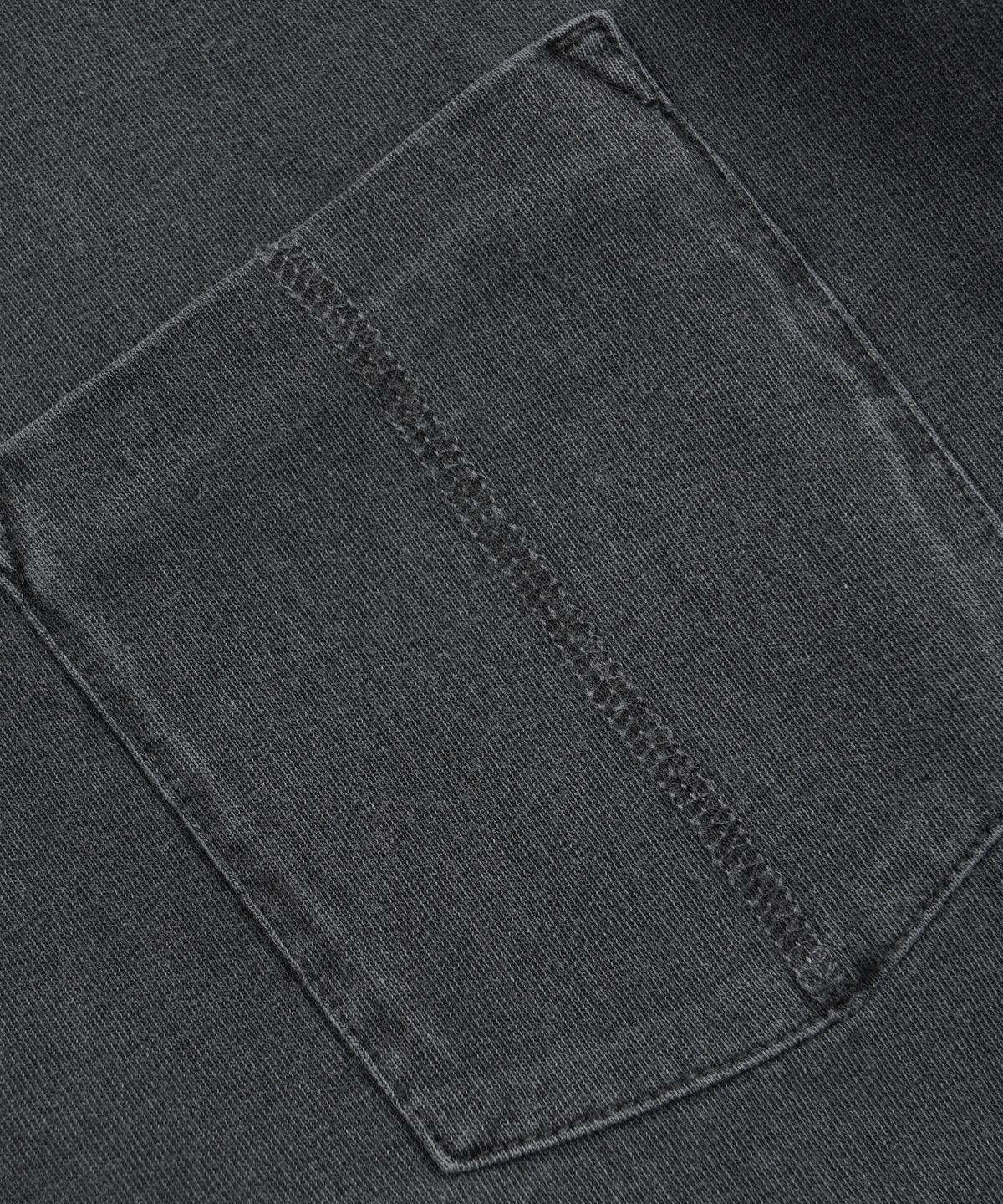 프리즘웍스(FRIZMWORKS) COVER STITCH PIGMENT DYEING TEE _ CHARCOAL