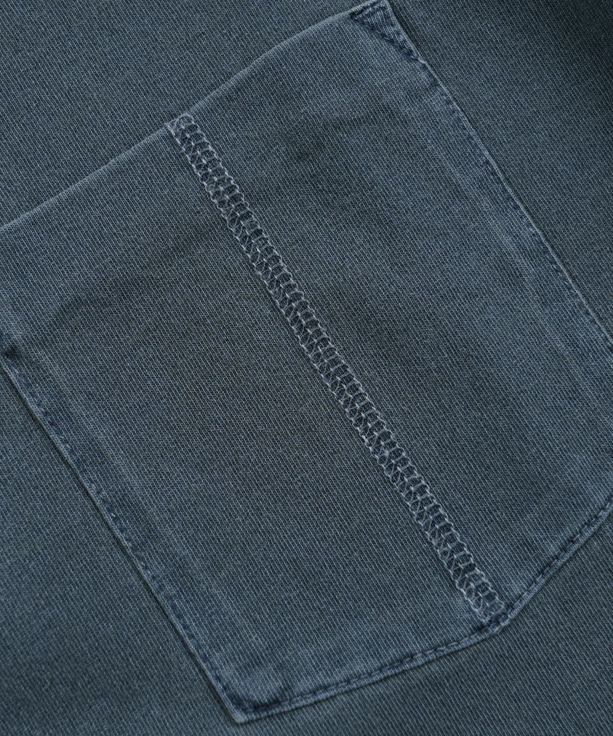 프리즘웍스(FRIZMWORKS) COVER STITCH PIGMENT DYEING TEE _ NAVY