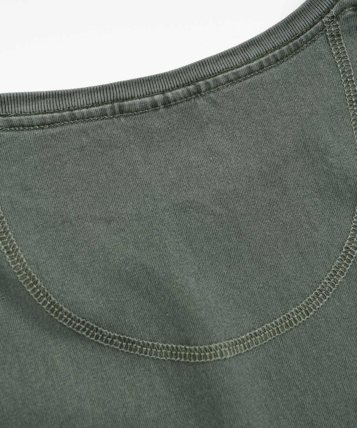 프리즘웍스(FRIZMWORKS) COVER STITCH PIGMENT DYEING TEE _ OLIVE