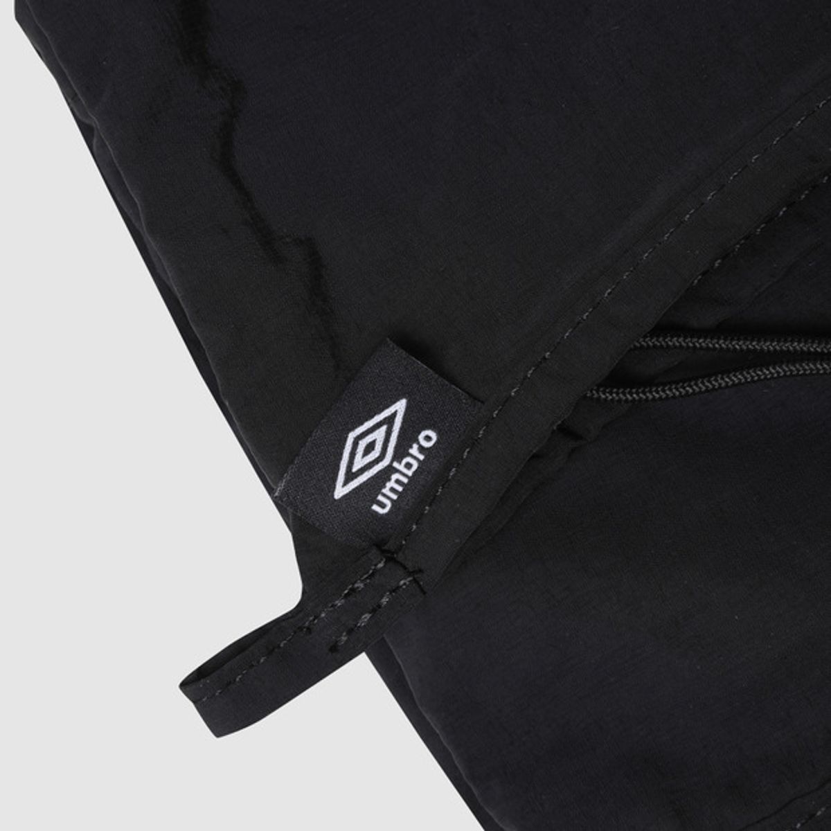 엄브로(UMBRO) 폴딩 사코슈백 블랙(UQ223CBG61)