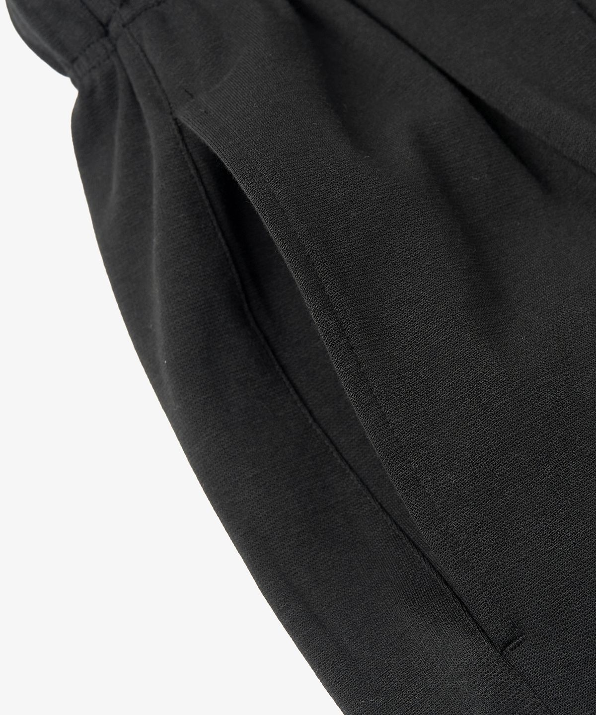 토피(TOFFEE) 원턱 스웻 버뮤다 팬츠 (BLACK)