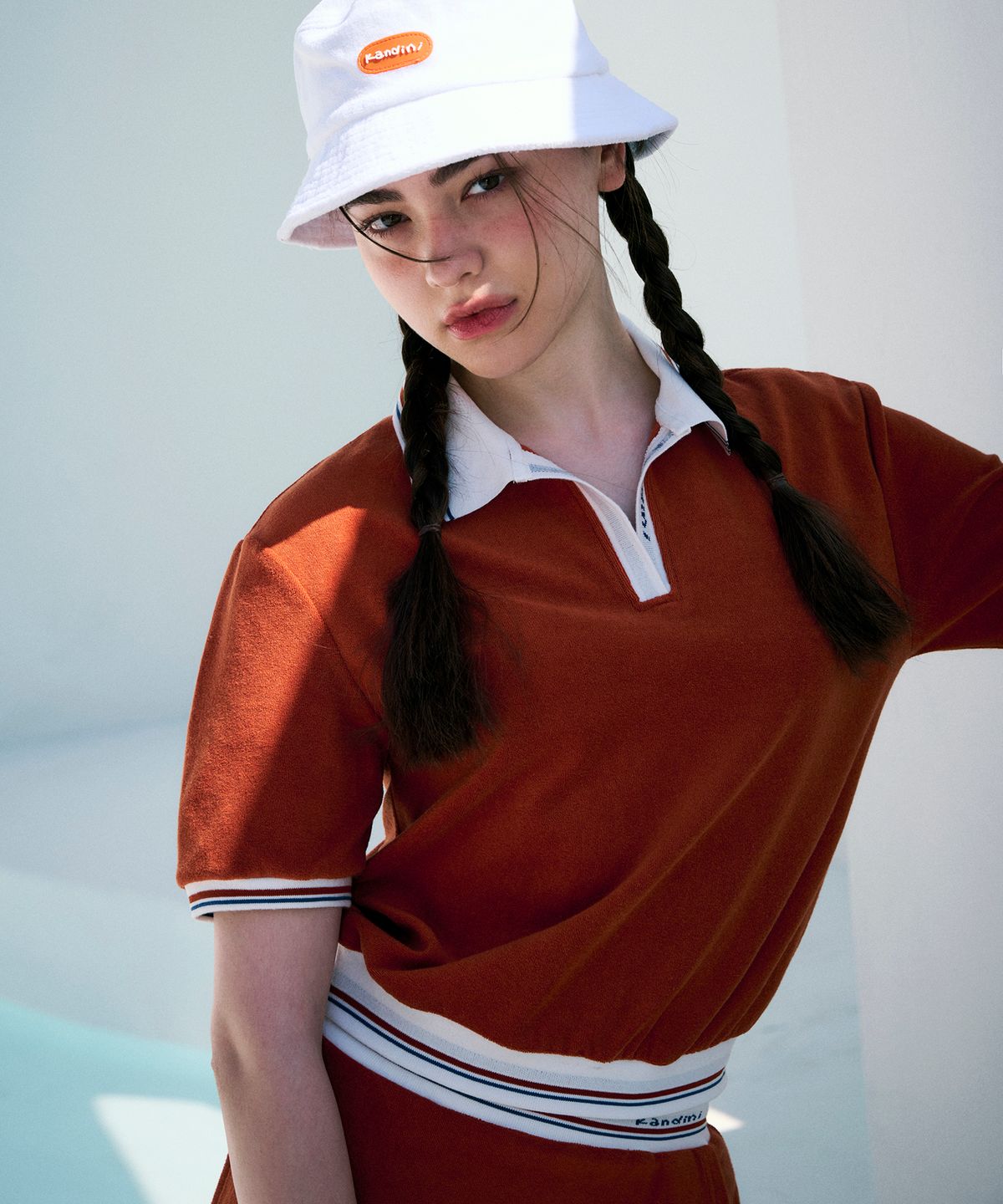 칸디니(KANDINI) 시나몬오렌지 테리 셋업 티셔츠