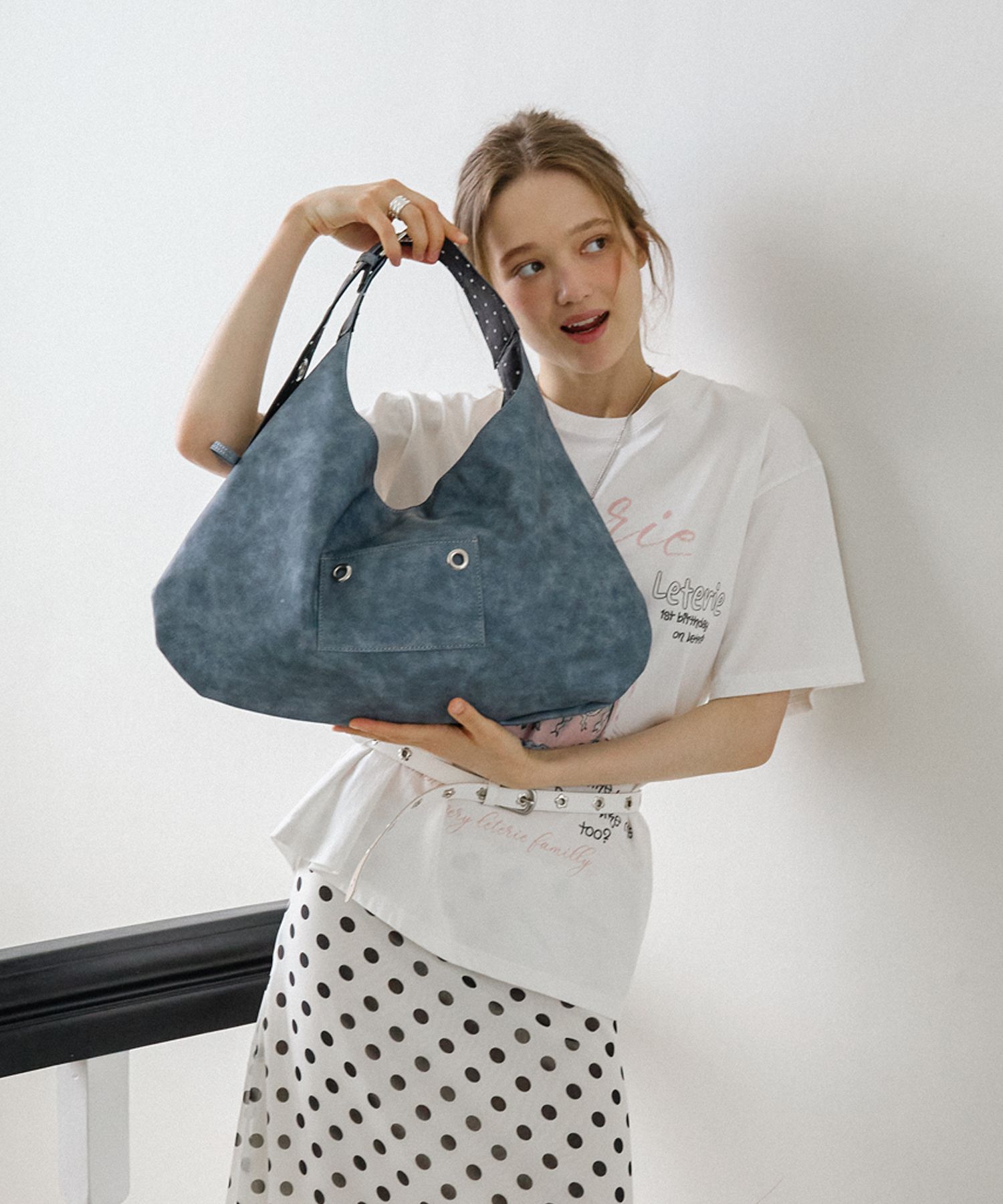 韓国商品/LETERIE LETERIE BUCKLE REVERSIBLE SHOULDER BAG MUSINSA | LETERIE BUCKLE REVERSIBLE SHOULDER BAG_3COLOR
