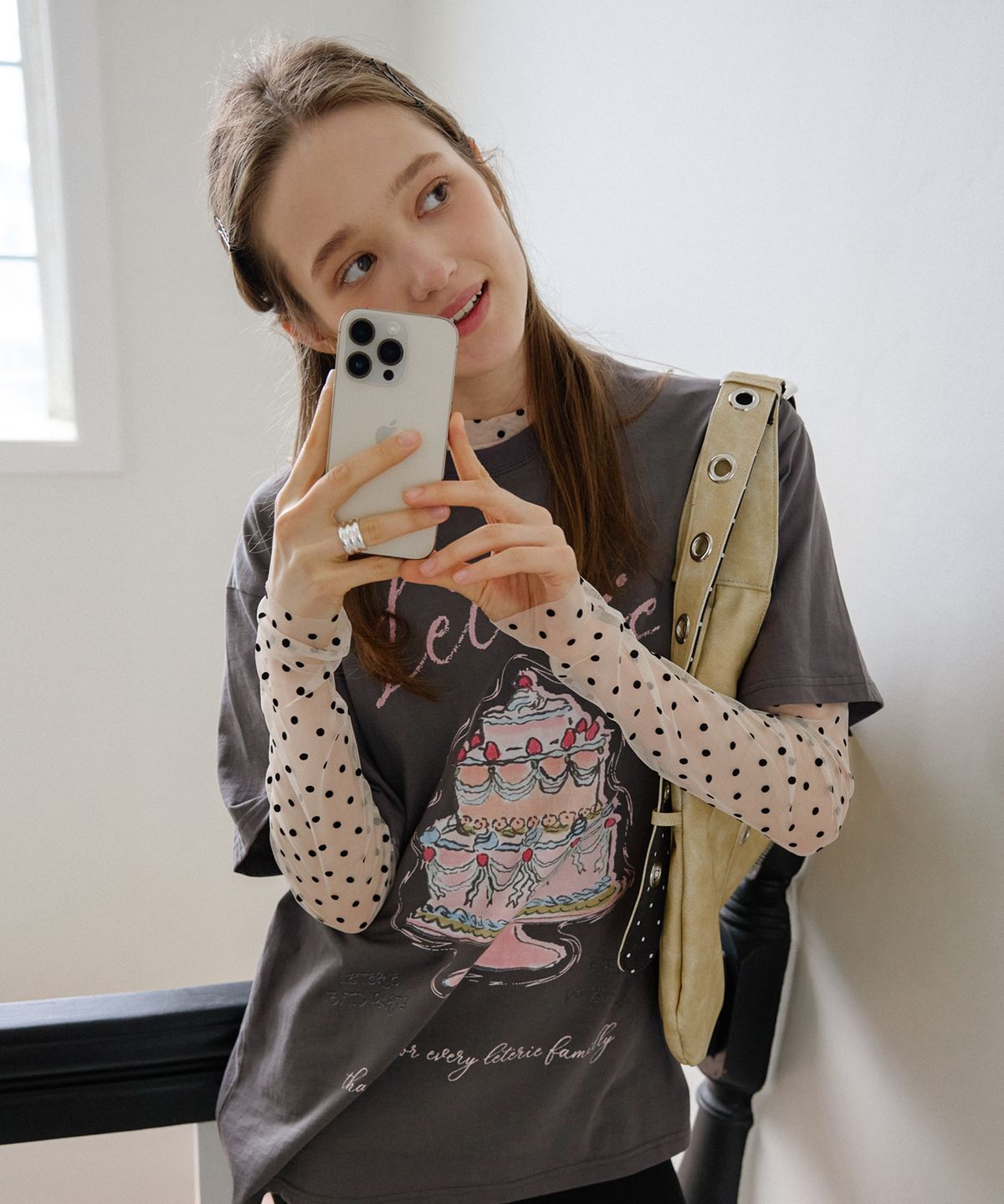 레터리(LETERIE) SWEET CAKE T-SHIRTS_CHARCOAL