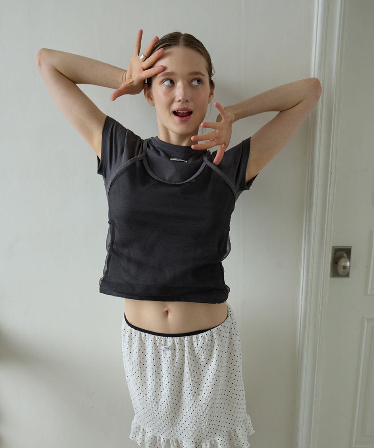 레터리(LETERIE) BUSTIER LAYERED T-SHIRT_CHARCOAL