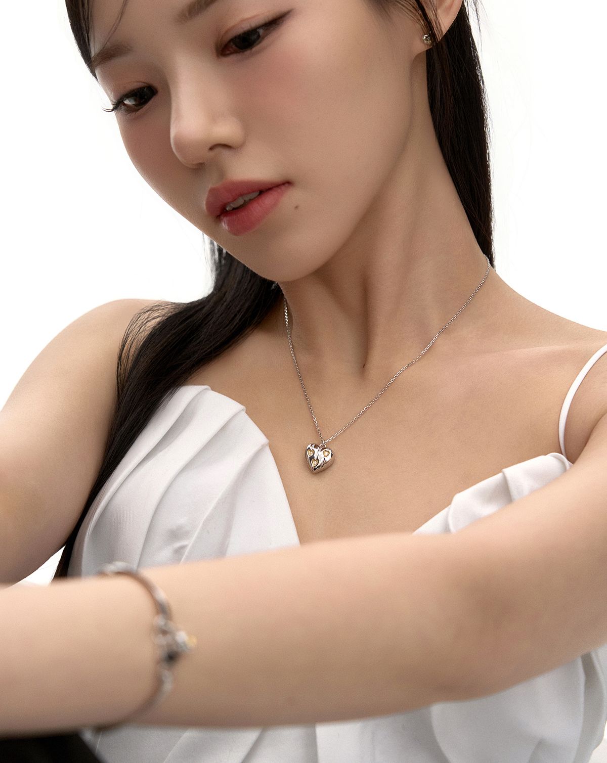 여섯시십칠분(PM 06:17) BAE 목걸이