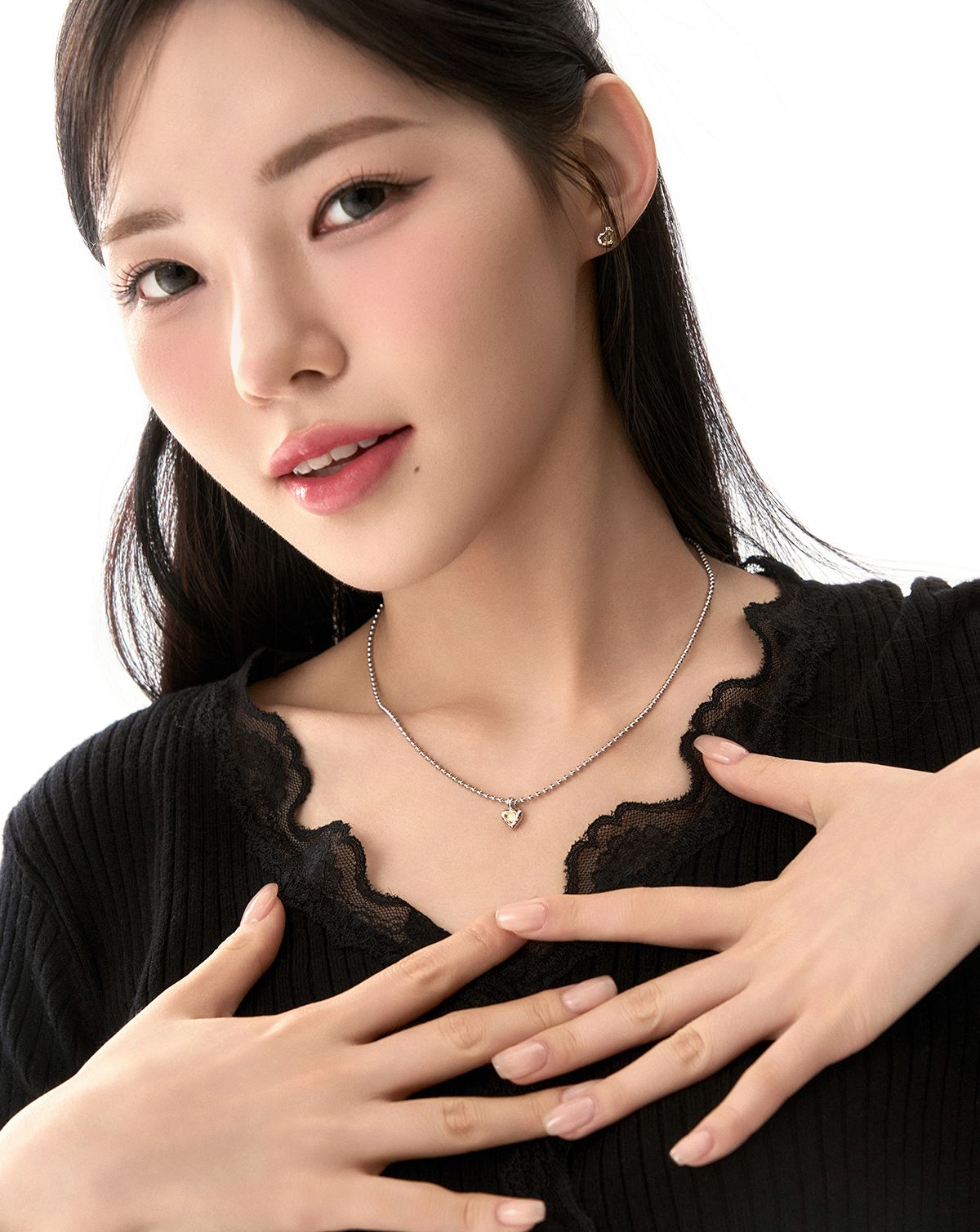 여섯시십칠분(PM 06:17) LUV 목걸이