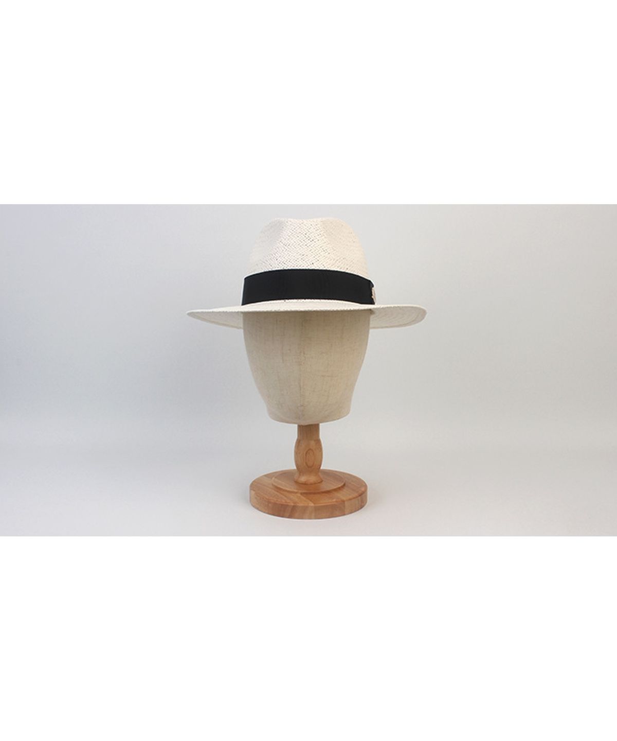 유니버셜 케미스트리(UNIVERSAL CHEMISTRY) Swing Basic White Fedora 여름페도라