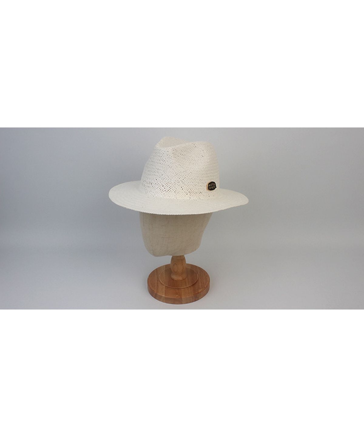 유니버셜 케미스트리(UNIVERSAL CHEMISTRY) Swing Basic White Simple Fedora 여름페도라