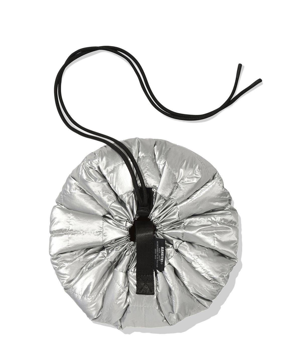 카네이테이(KANEITEI) DUMPLING QUILTING STORAGE CROSS BAG (SILVER)