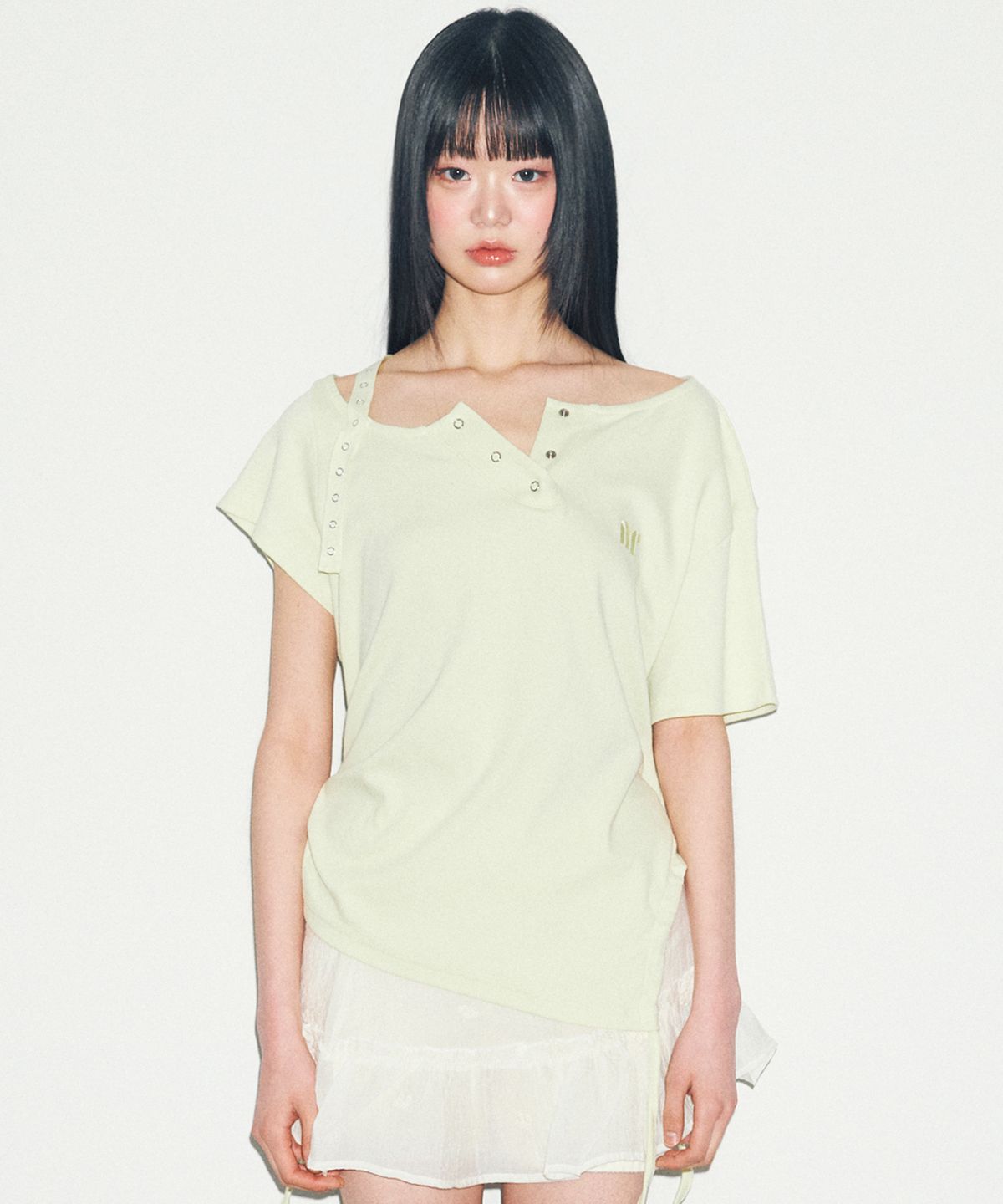 닐링(NILLRING) T18.00 Haff-off-shoulder Short-sleeved T-shirt _ Lime