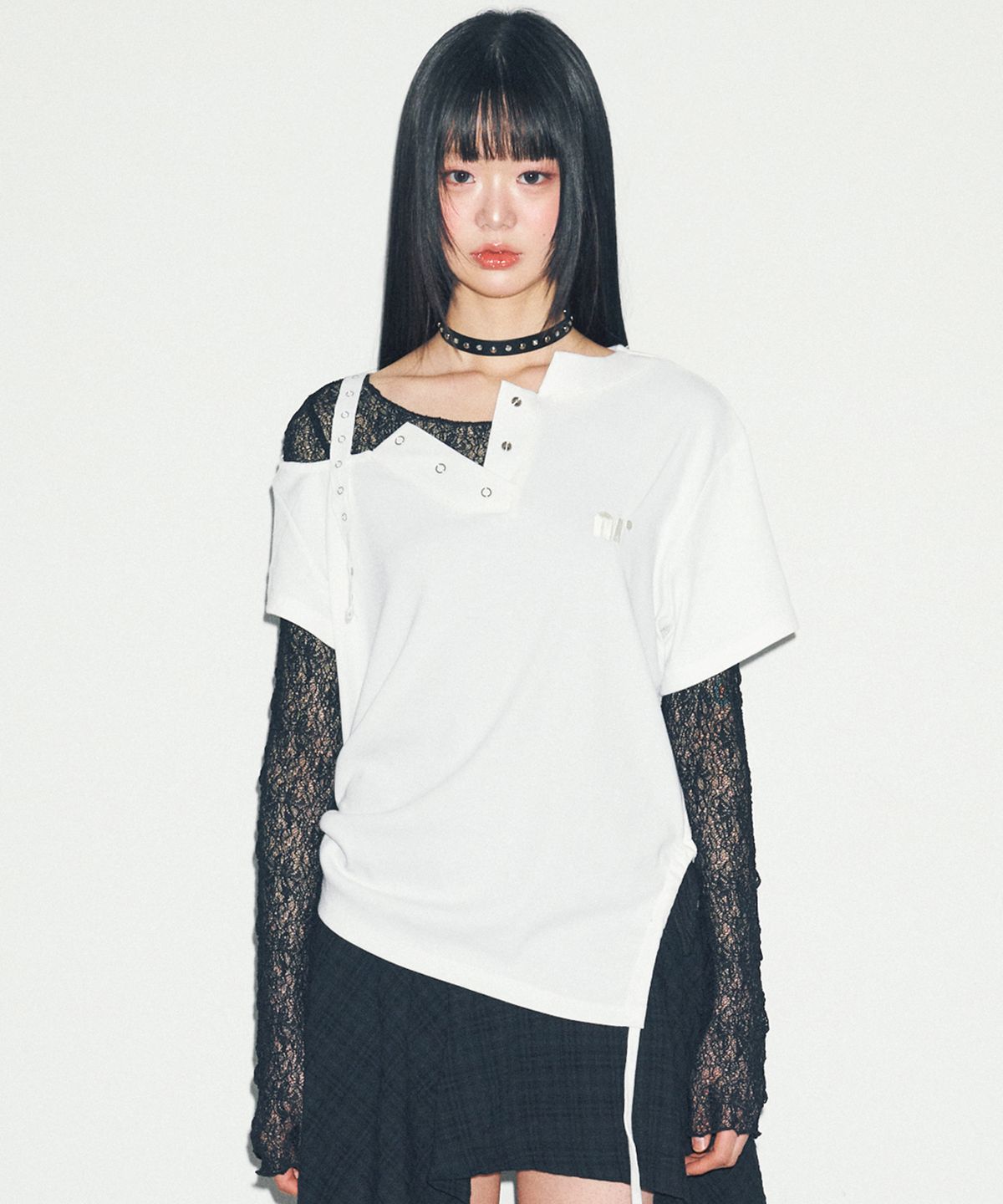 닐링(NILLRING) T18.00 Haff-off-shoulder Short-sleeved T-shirt _ White