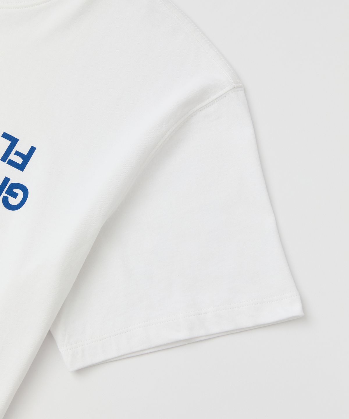 레이몬트(RAIMENT) 스텝 바이 스텝 레터링 아카이브 반팔 티셔츠_화이트