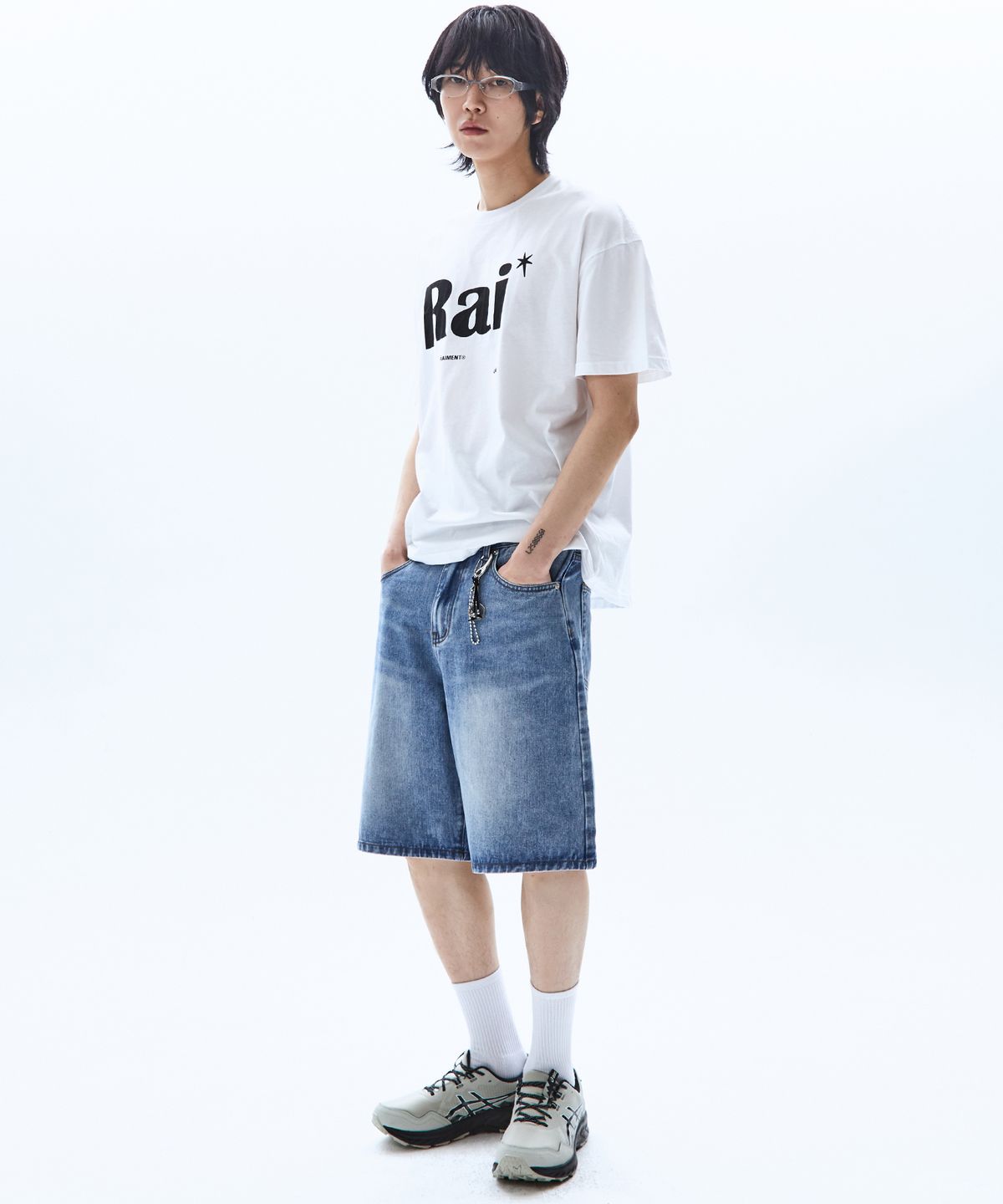 레이몬트(RAIMENT) 갤러리 클럽 워싱 데님 버뮤다 하프 팬츠_중청