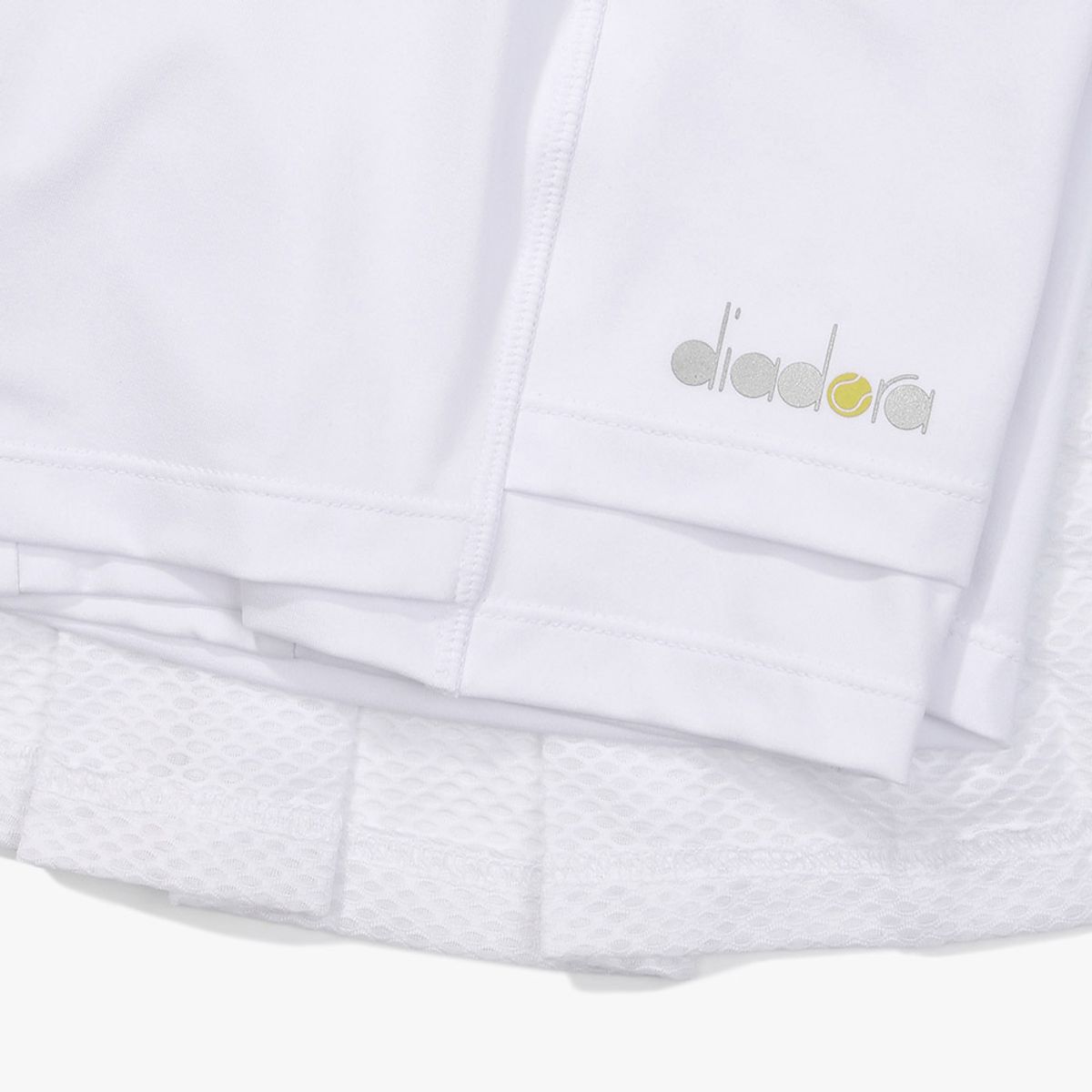 디아도라(diadora) 플레르 메쉬 플리츠 스커트 WHITE