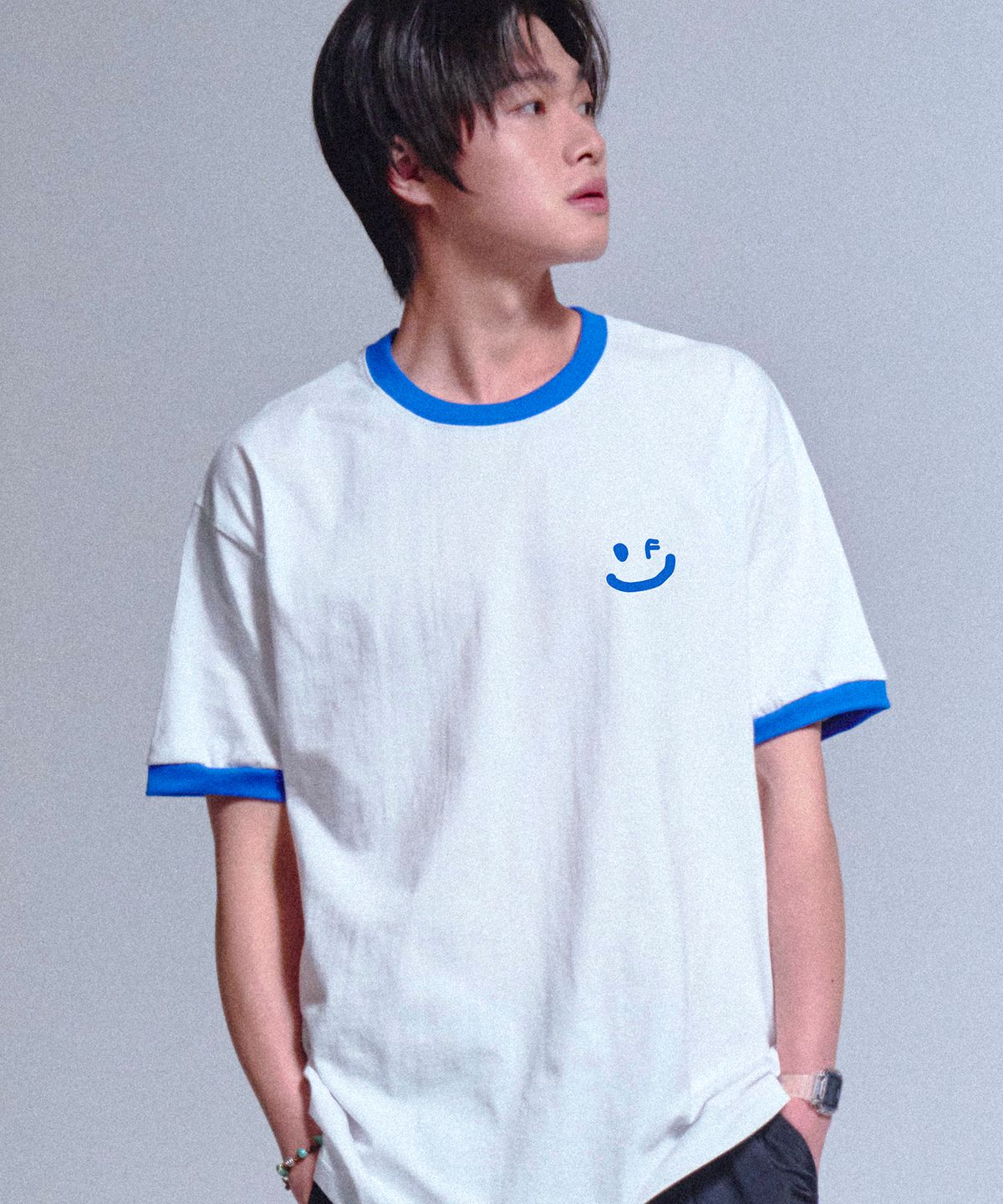 그레이버(GRAVER) [UNISEX]스몰 드로잉스마일 링거 반팔티_2color