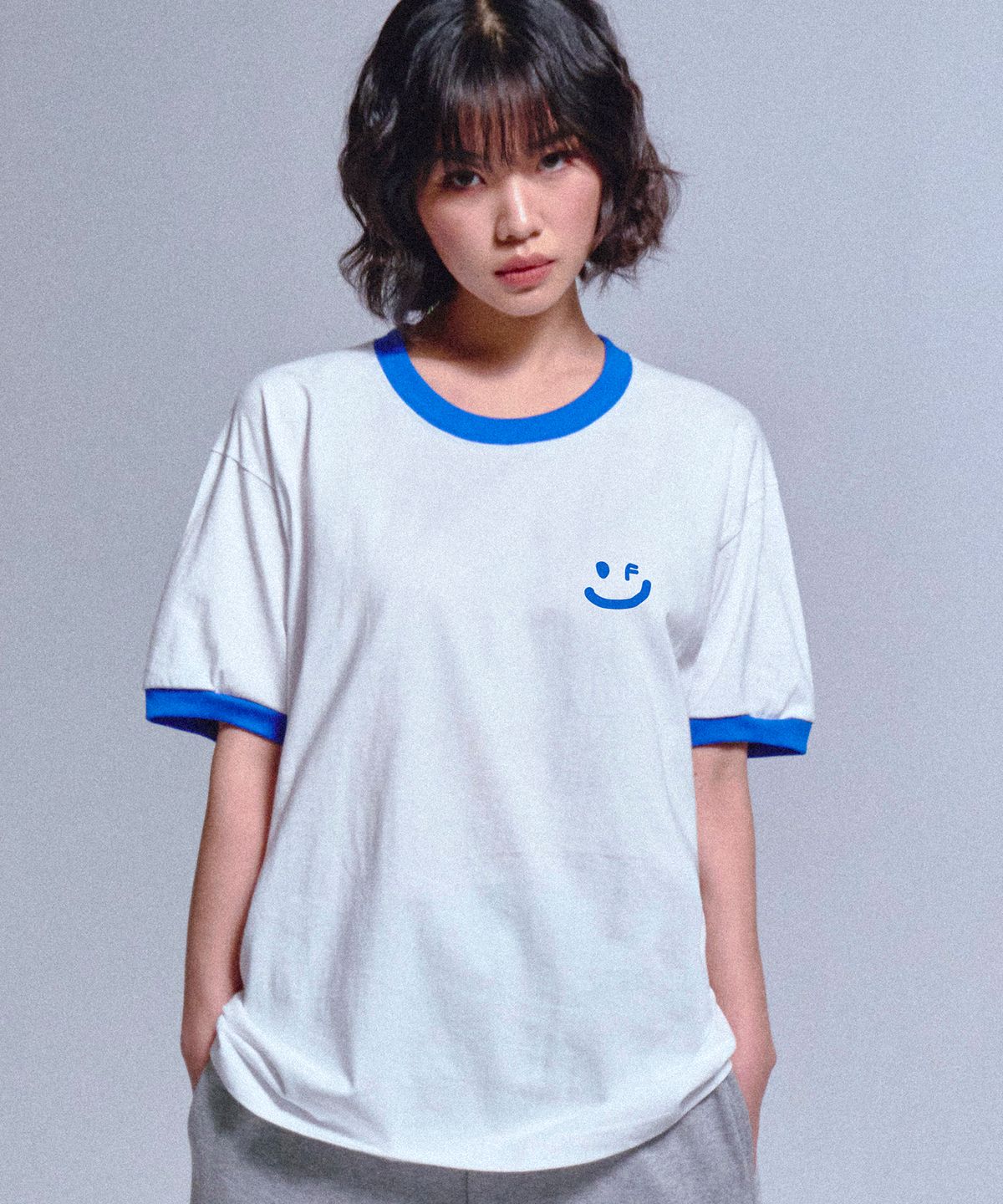 그레이버(GRAVER) [UNISEX]스몰 드로잉스마일 링거 반팔티_2color