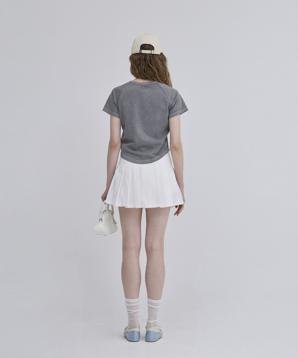 케이지엠(KZM) 레글런 피그 반팔 티셔츠 CHARCOAL