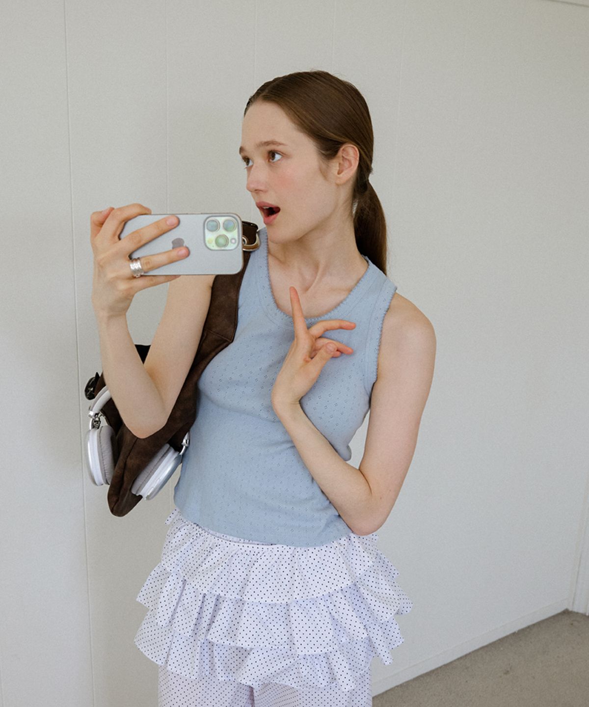 레터리(LETERIE) BASIC FLOWER SLEEVELESS_BLUE