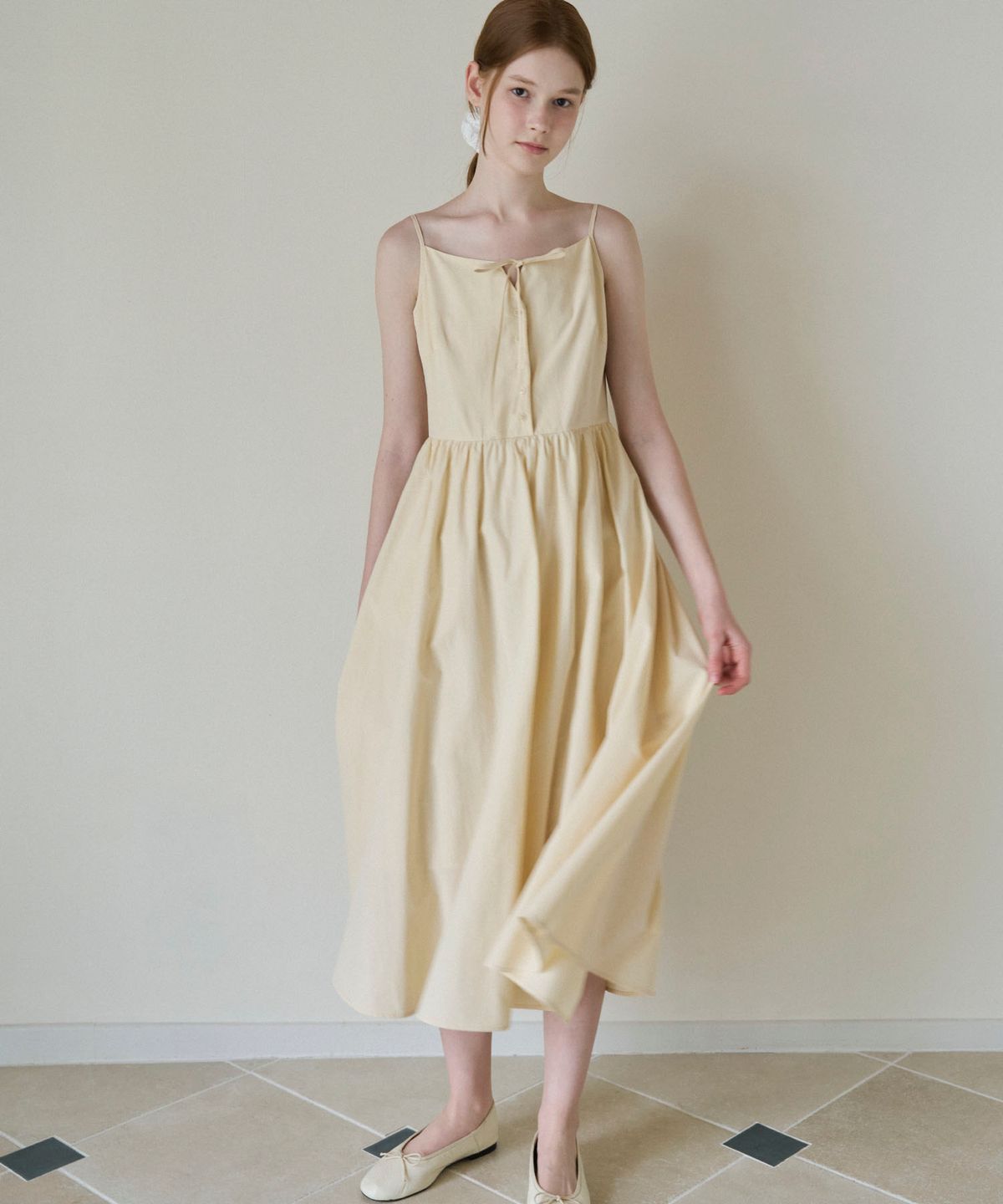 쏘이르(SO IR) (2COLOR)SIMPLE RIBBON FLARED ONE PIECE