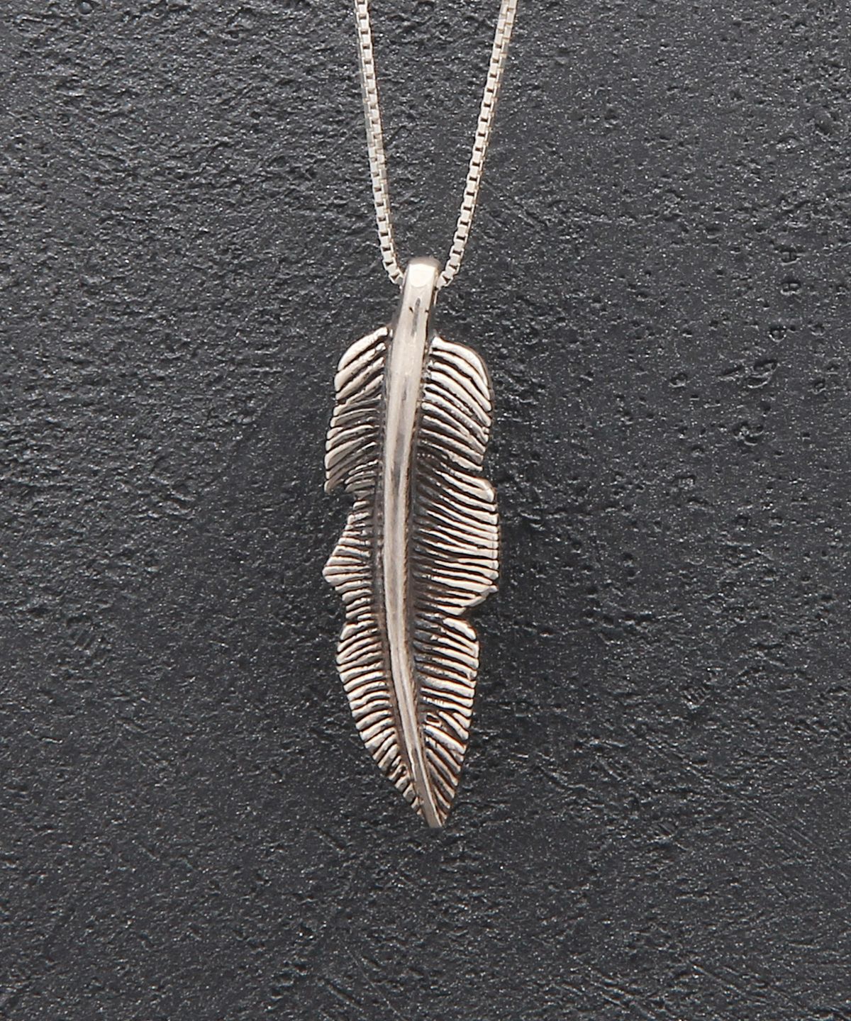 로얄피스(ROYAL PIECE) Bald eagle feather Necklace