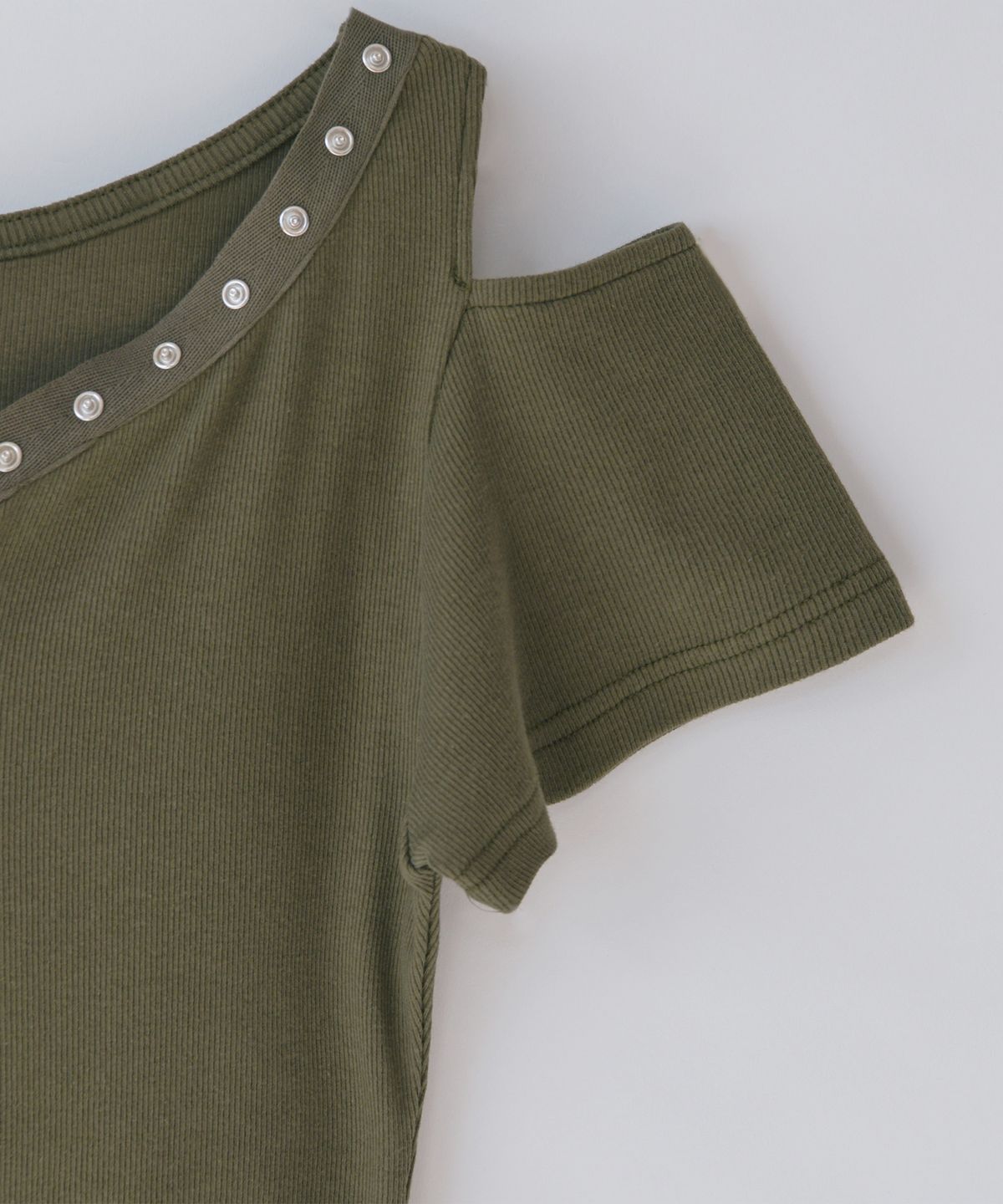 닐링(NILLRING) T19.00 Snep point Short-sleeved cardigan _ Khaki
