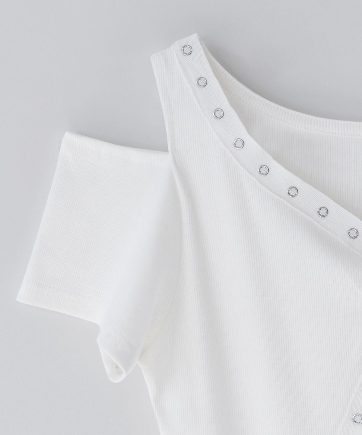 닐링(NILLRING) T19.00 Snep point Short-sleeved cardigan _ White