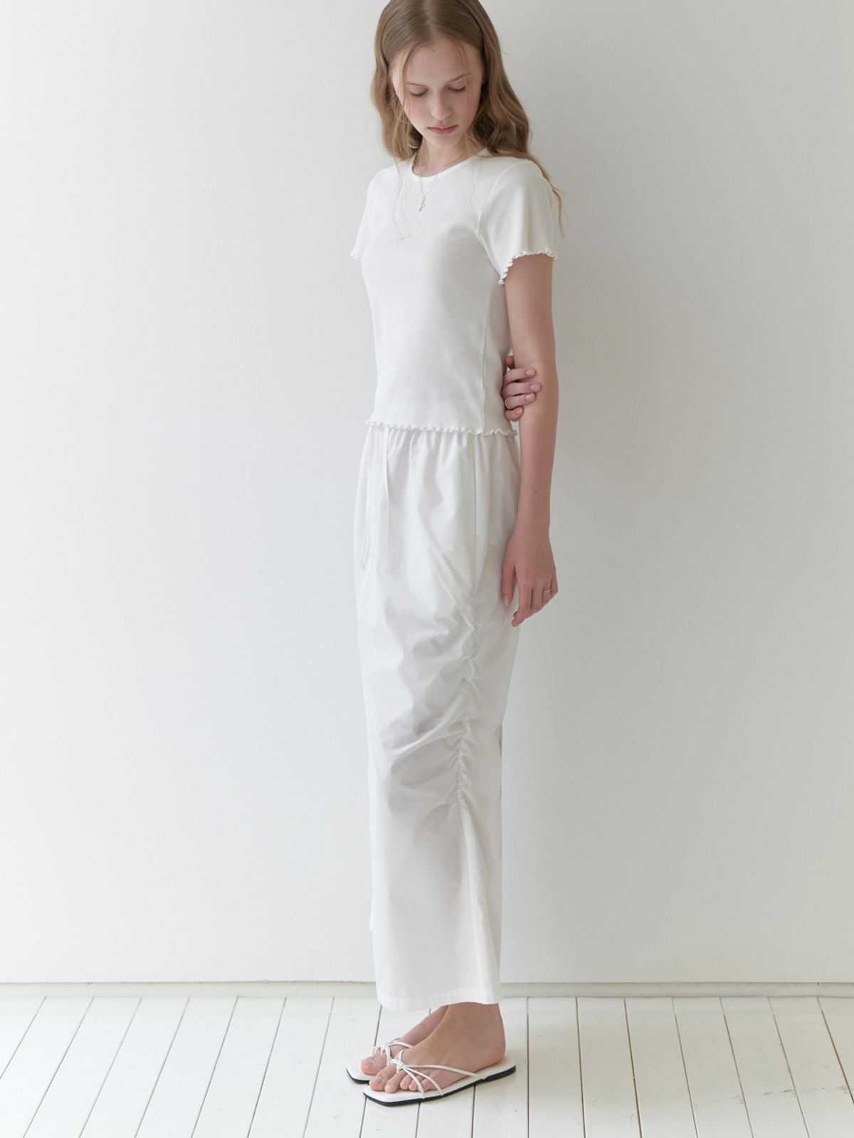 리엘(RE L) Bas H shirring skirt (white)