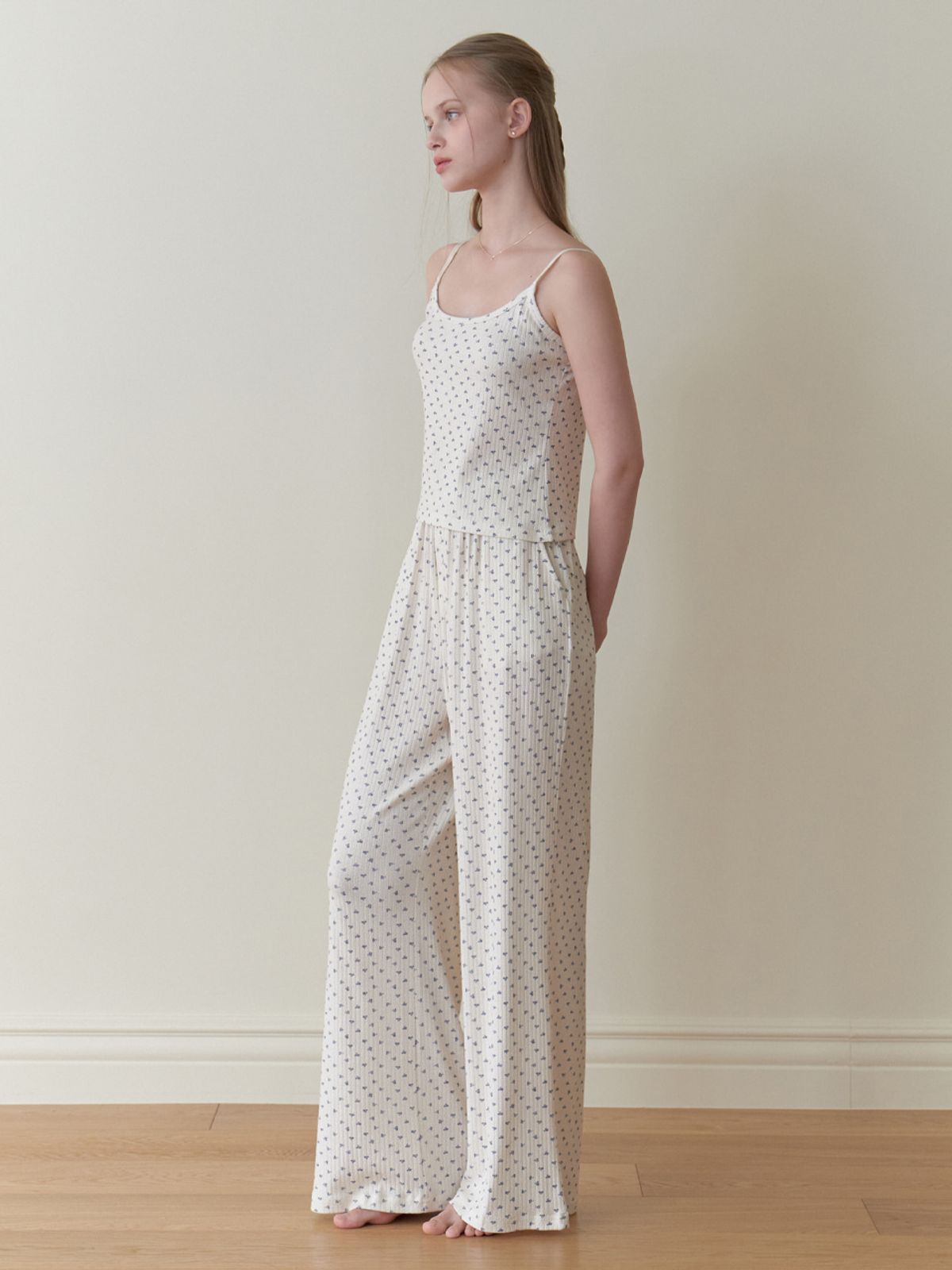 리엘(RE L) Florrie room pants (blue flower)