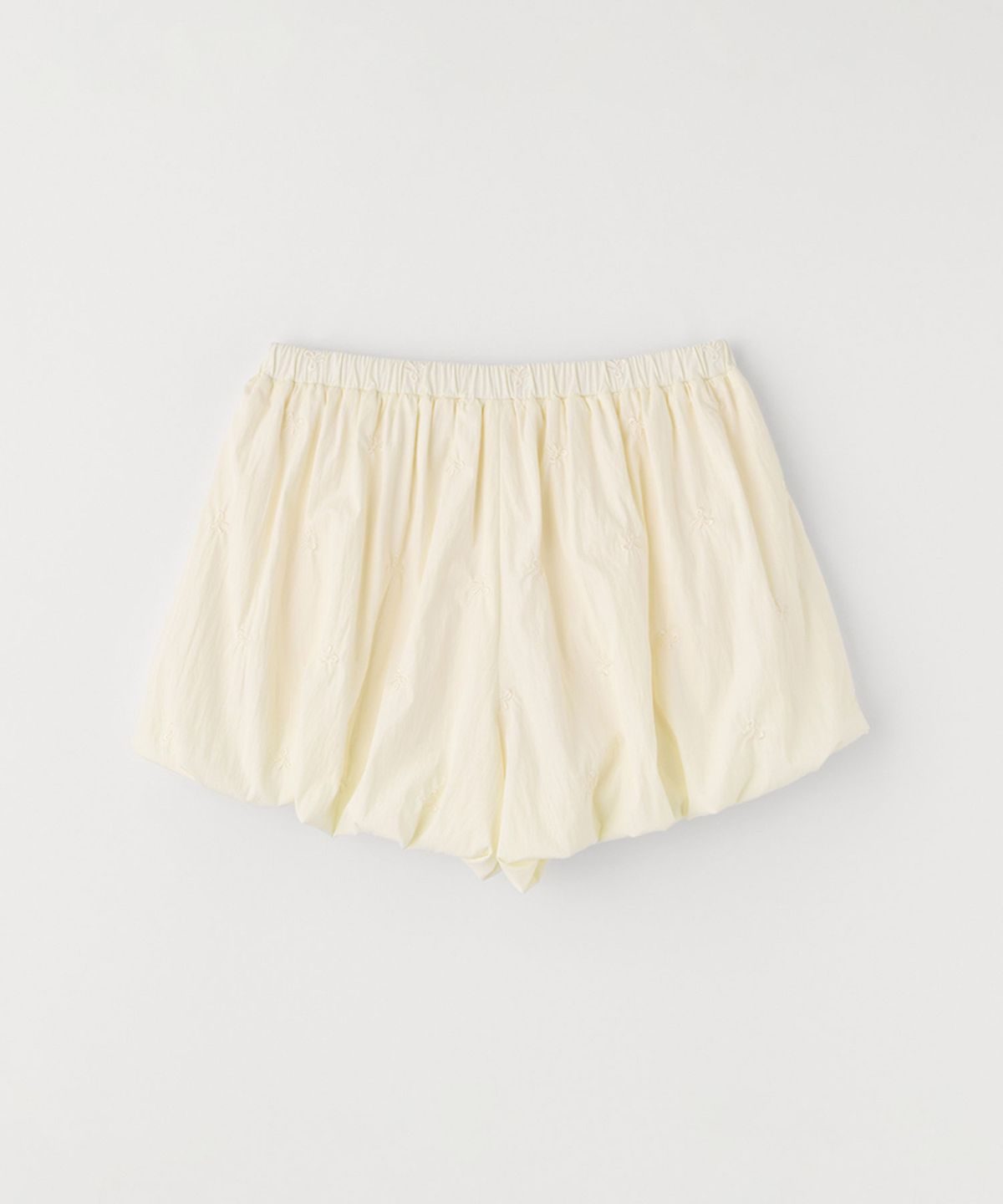 셀리테일즈(CELITAILS) RIBBON EMBROIDERED BALLOON SHORTS_CREAM