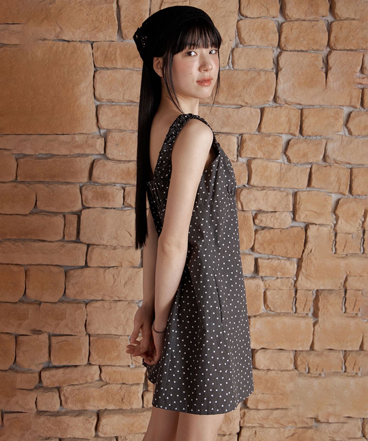 셀리테일즈(CELITAILS) STAR SHIRRING SLEEVELESS MINI DRESS_BLACK