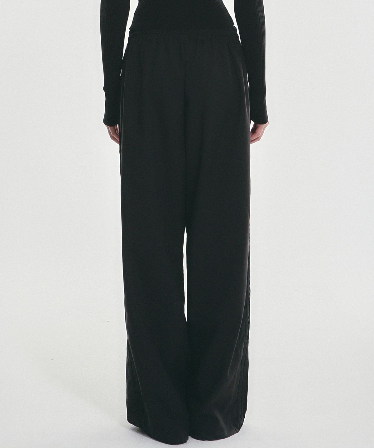 닉앤니콜(NICK&NICOLE) SIDE LINE STRING SLACKS_BLACK